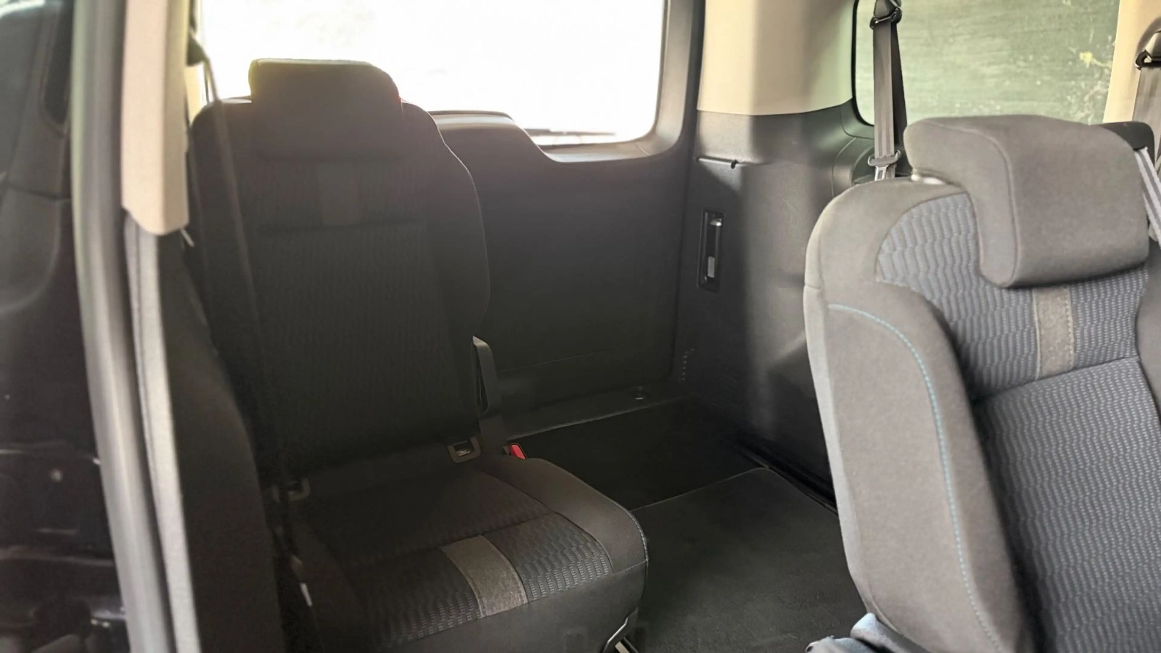 Peugeot Traveller Active L2/SHZ/6-8SITZ/1HND — photo 14