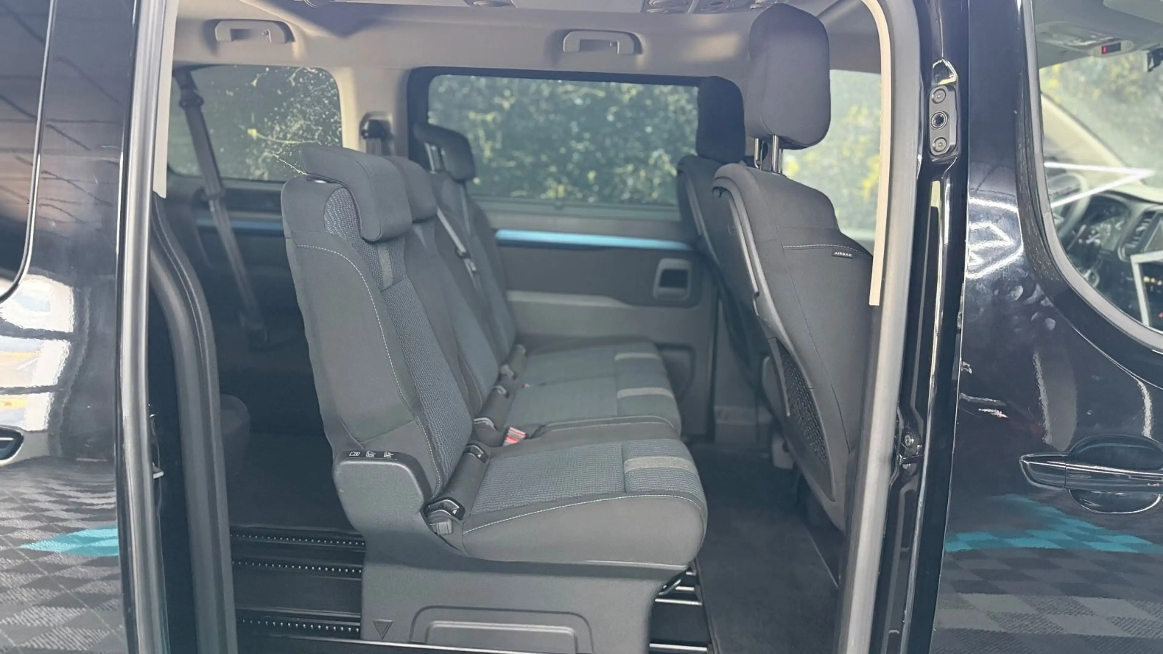 Peugeot Traveller Active L2/SHZ/6-8SITZ/1HND — photo 12