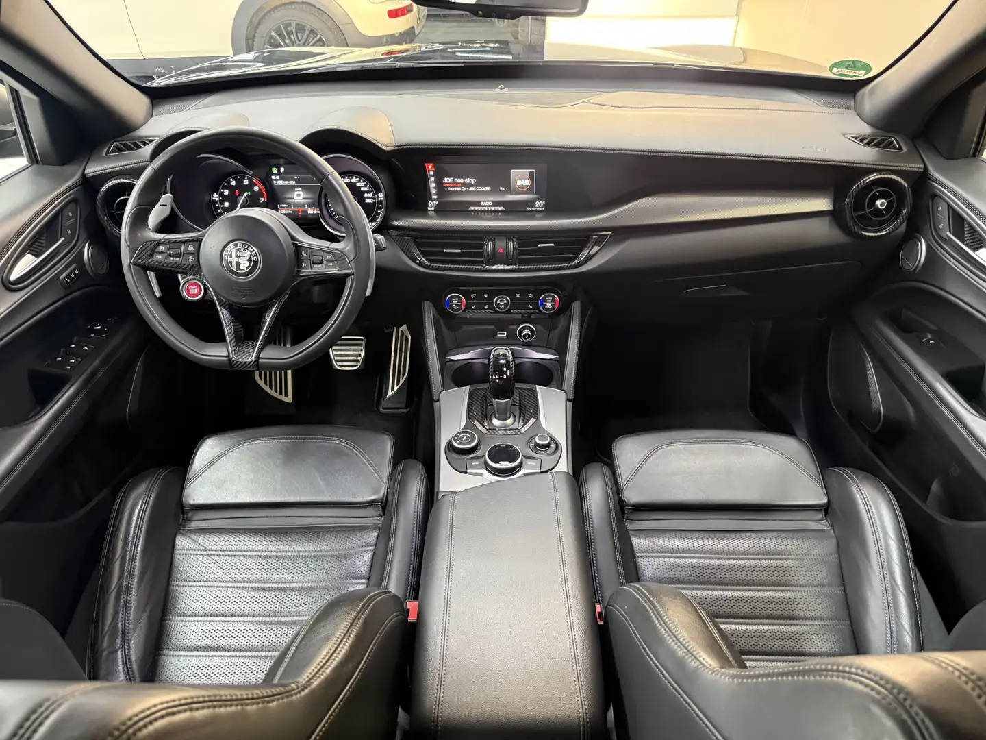 Alfa Romeo Stelvio 2.0 T AWD Super, 280Pk, 2018, Liefhebbersauto, 2de Noir - 2