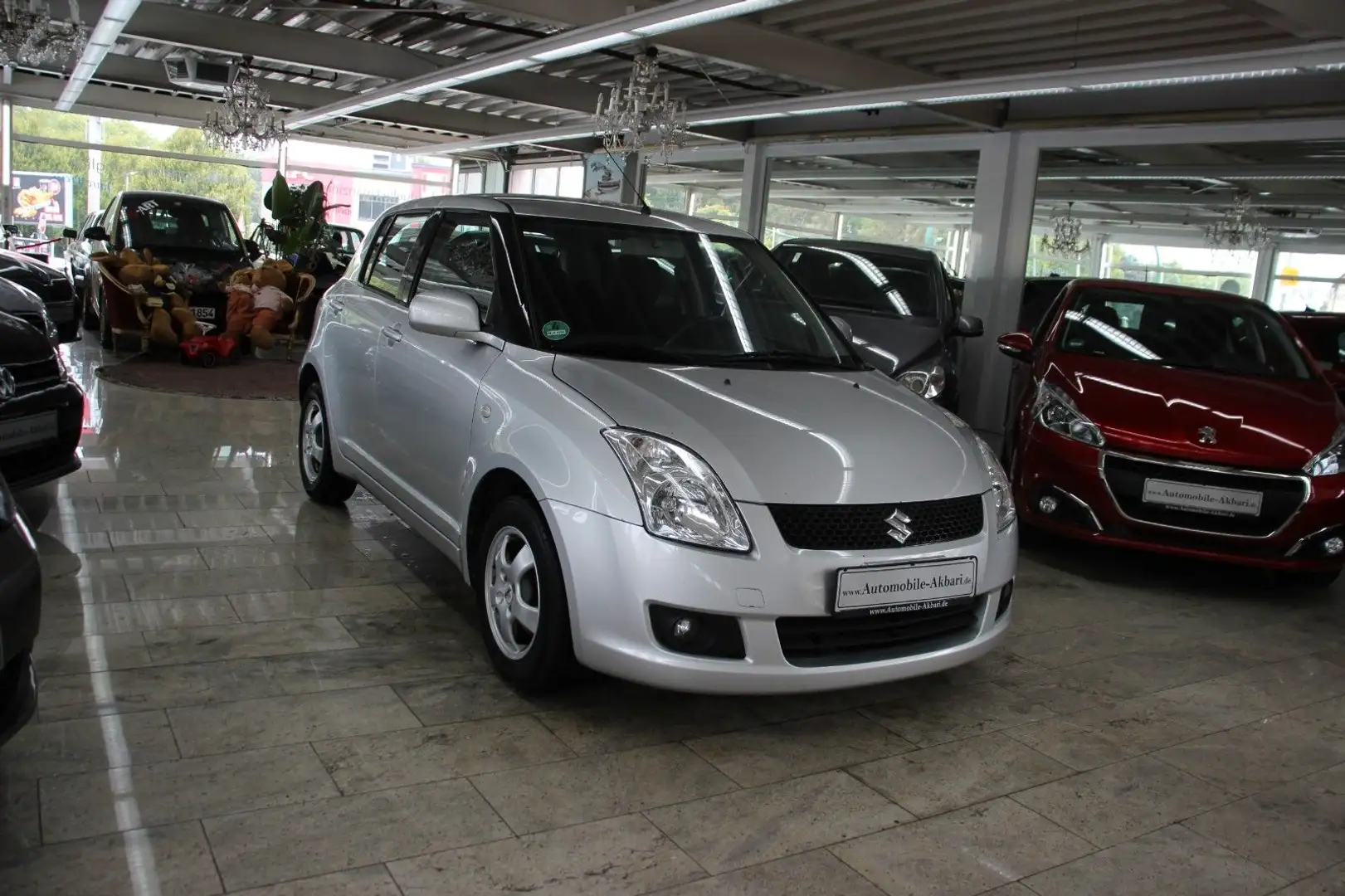 Suzuki Swift Lim. Grau - 2