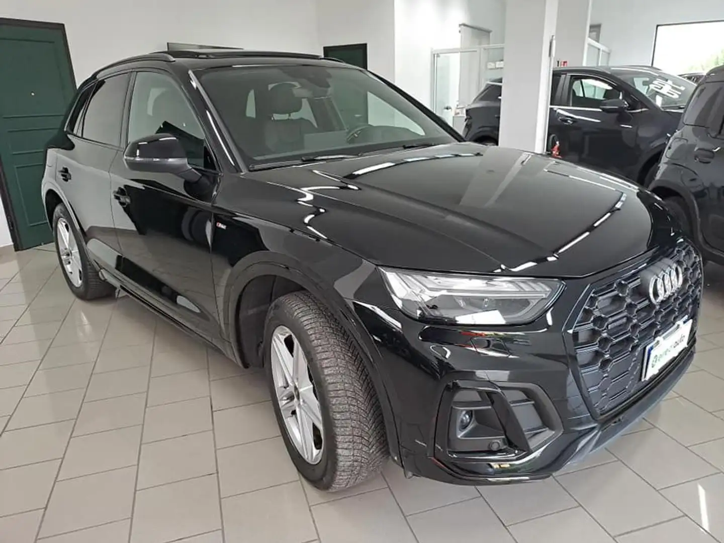Audi Q5 40 TDI 204 CV quattro S tronic S line plus Noir - 1