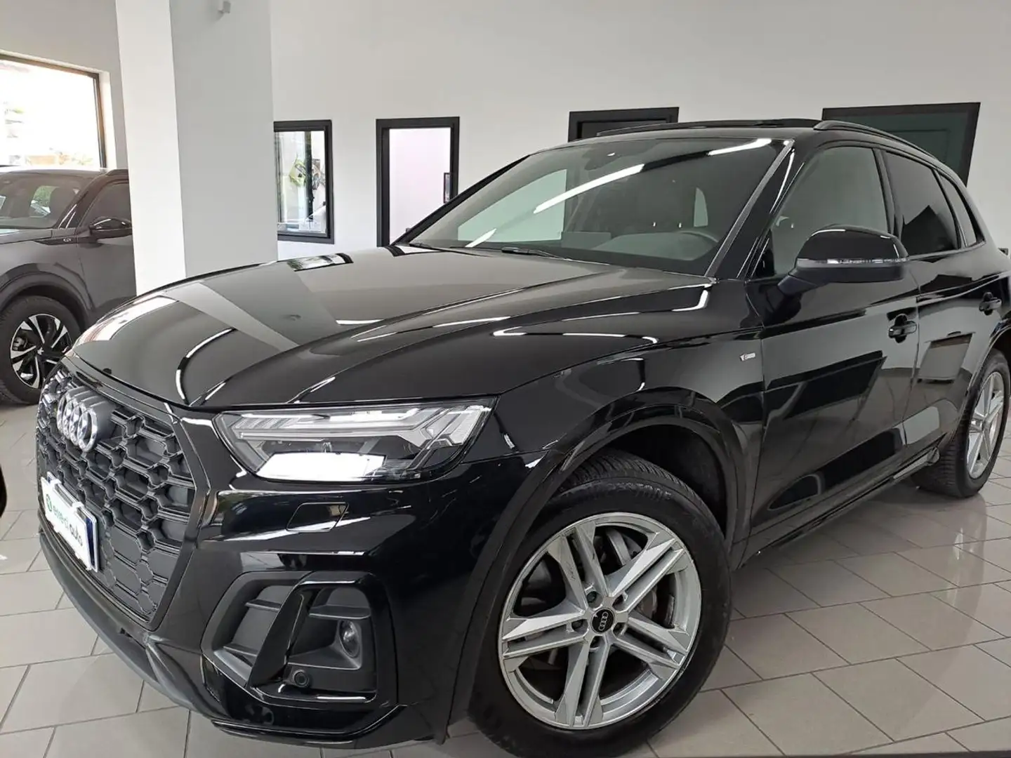Audi Q5 40 TDI 204 CV quattro S tronic S line plus Noir - 2