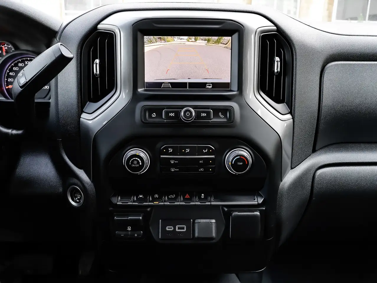Chevrolet Silverado 1500 снимка Chevrolet Silverado 1500