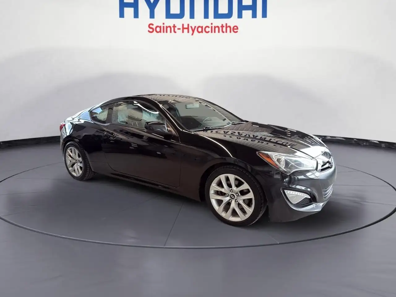 Hyundai Genesis снимка Hyundai Genesis