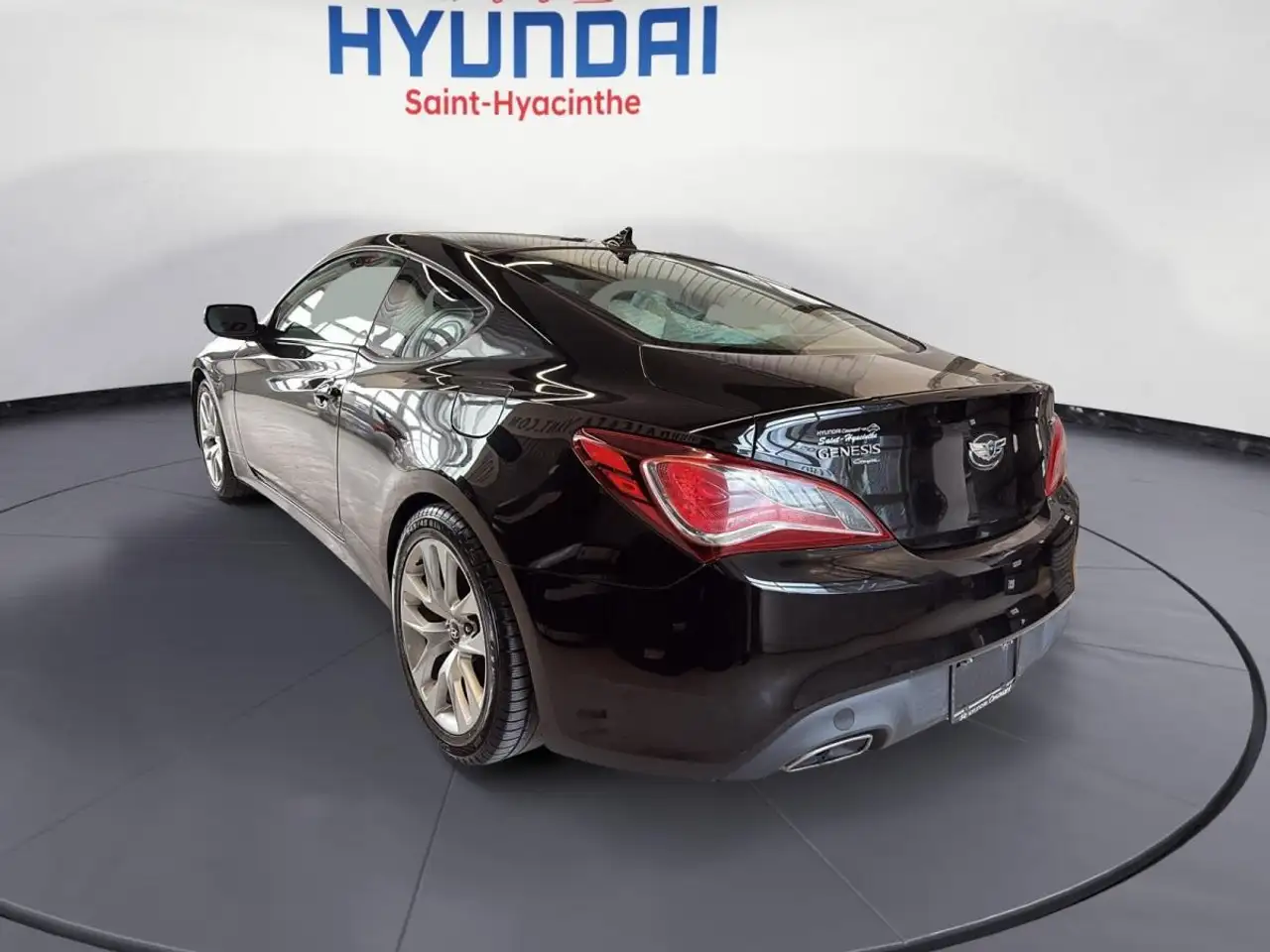 Hyundai Genesis снимка Hyundai Genesis
