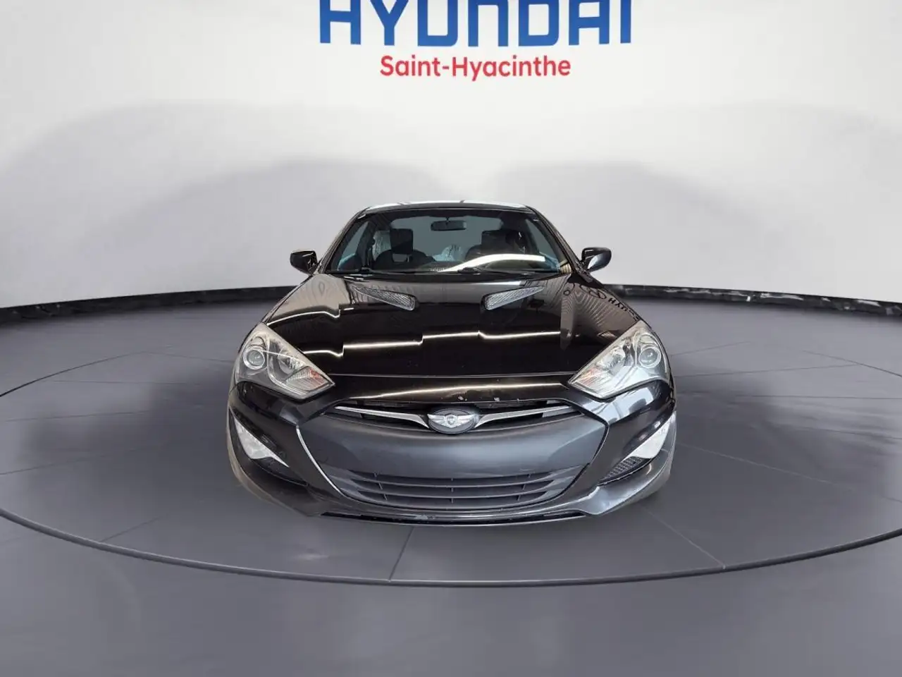Hyundai Genesis снимка Hyundai Genesis