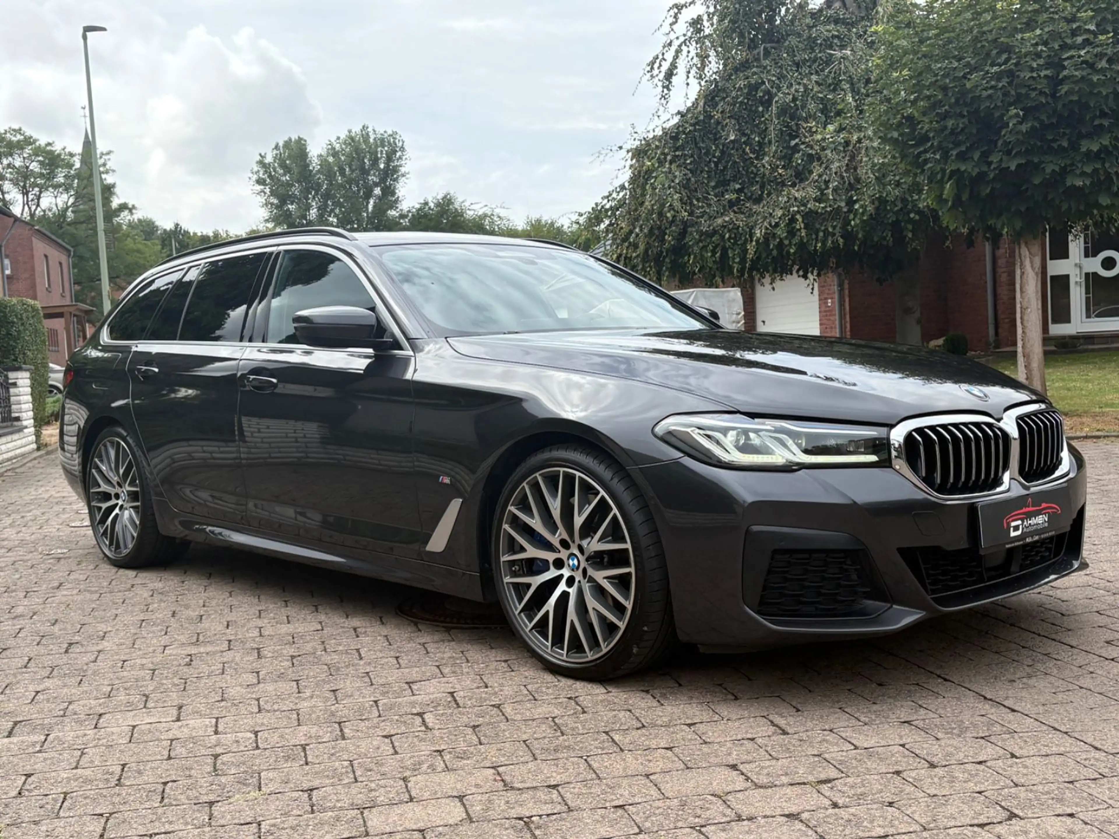 BMW 540 5 Touring 540 d xDrive M Sport/PANO/2 HAND/. — photo 9
