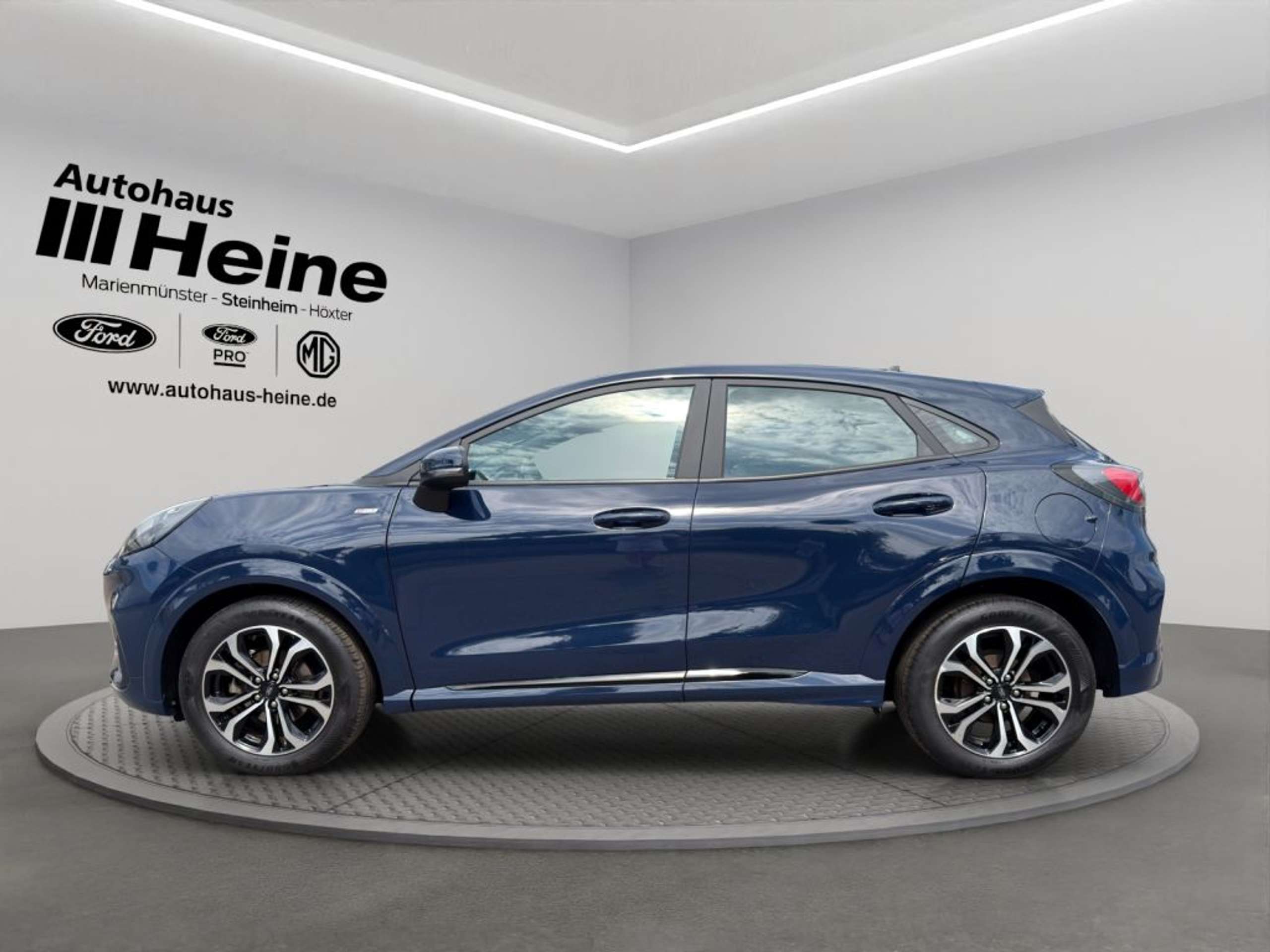 Fahrzeugabbildung Ford Puma 1.0 EcoBoost Hybrid Aut. ST-LINE - mit KI generiert/bearbeitet