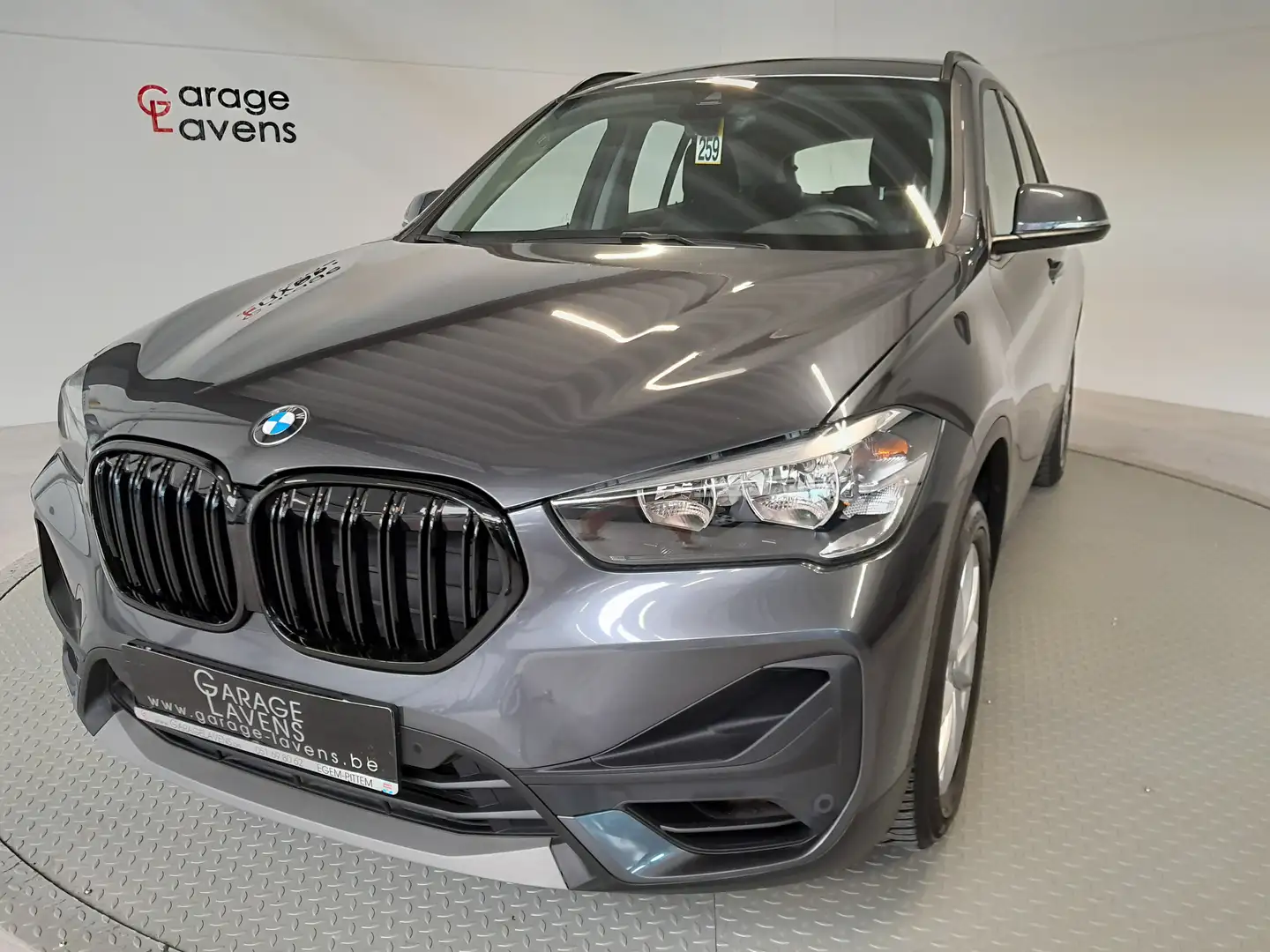BMW X1 X1 sDrive18i FACE LIFT Grijs - 1