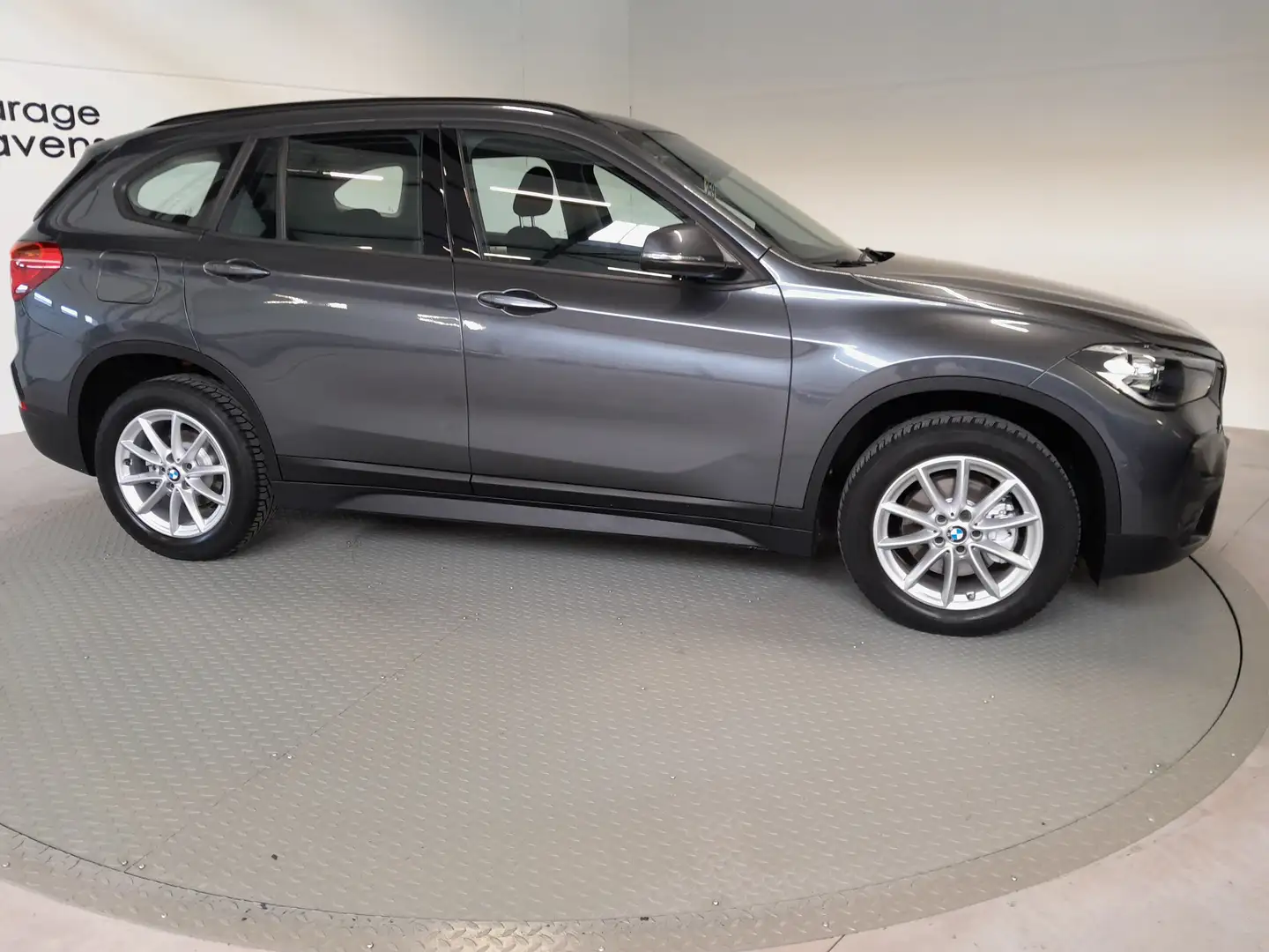 BMW X1 X1 sDrive18i FACE LIFT Grijs - 2