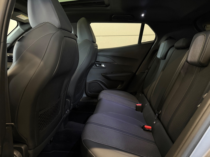 Peugeot 2008 1.2 PureTech GT-line D-Riem VV, Pano, ACC, Apple C — photo 13
