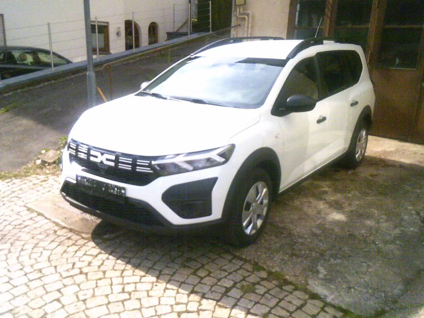 Dacia Jogger TCe 100 ECO-G LPG Essential Klima PDC 5 Sitze2025 White - 1