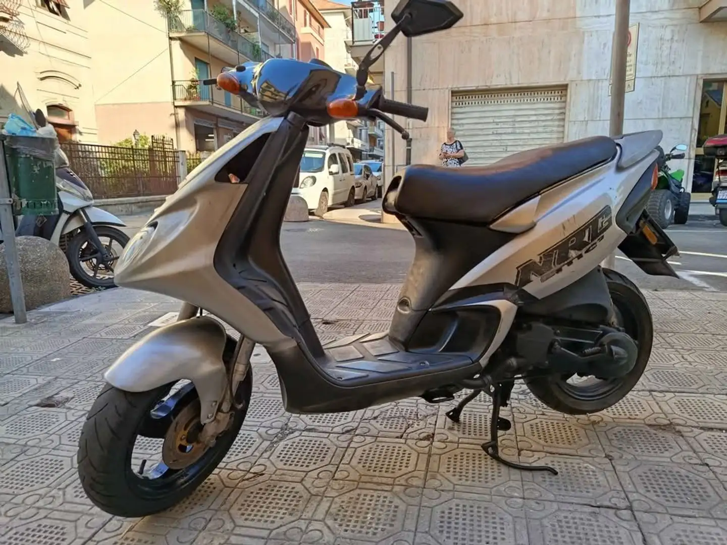 Piaggio NRG 50 Mc 2 Srebrny - 1