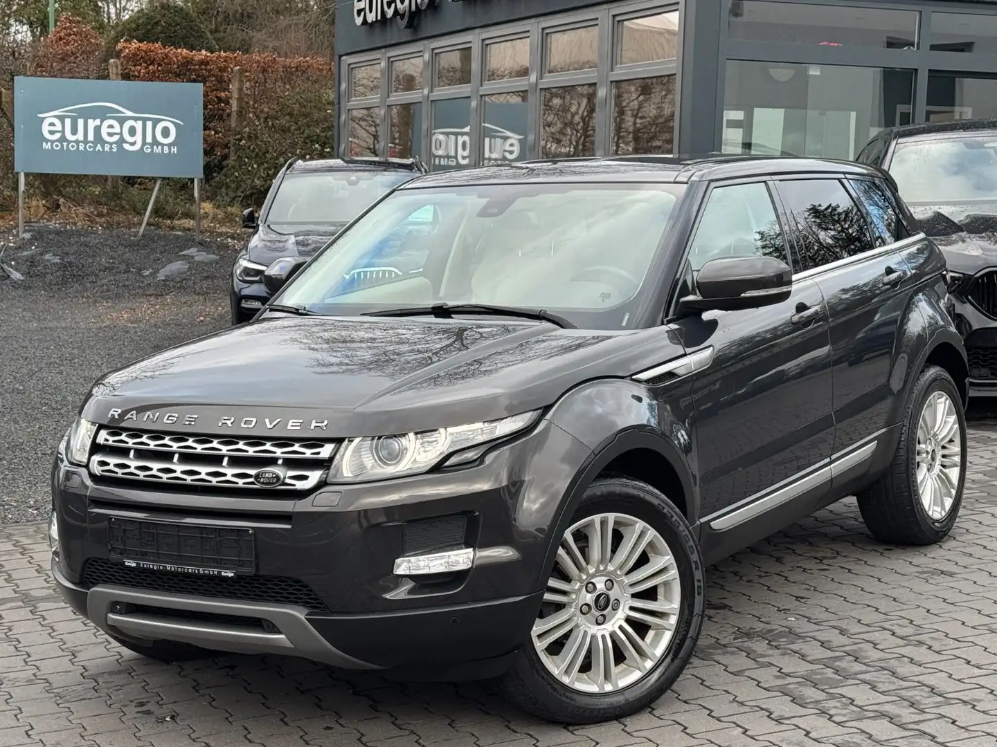 Land Rover Range Rover Evoque Pure Aut. - 1 Hand - /// Grau - 2