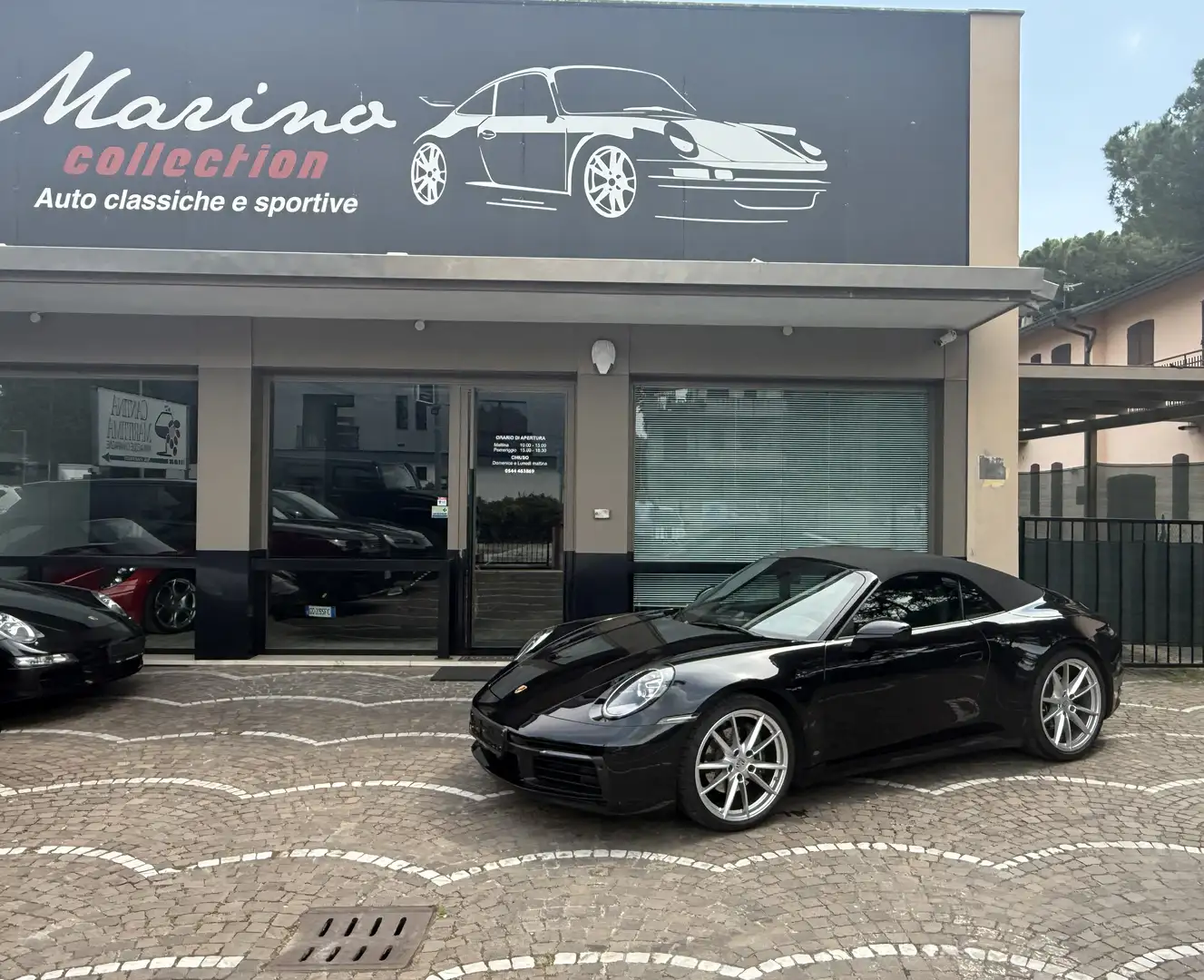 Porsche 992 Cabrio 3.0 Carrera - full optional - Noir - 1