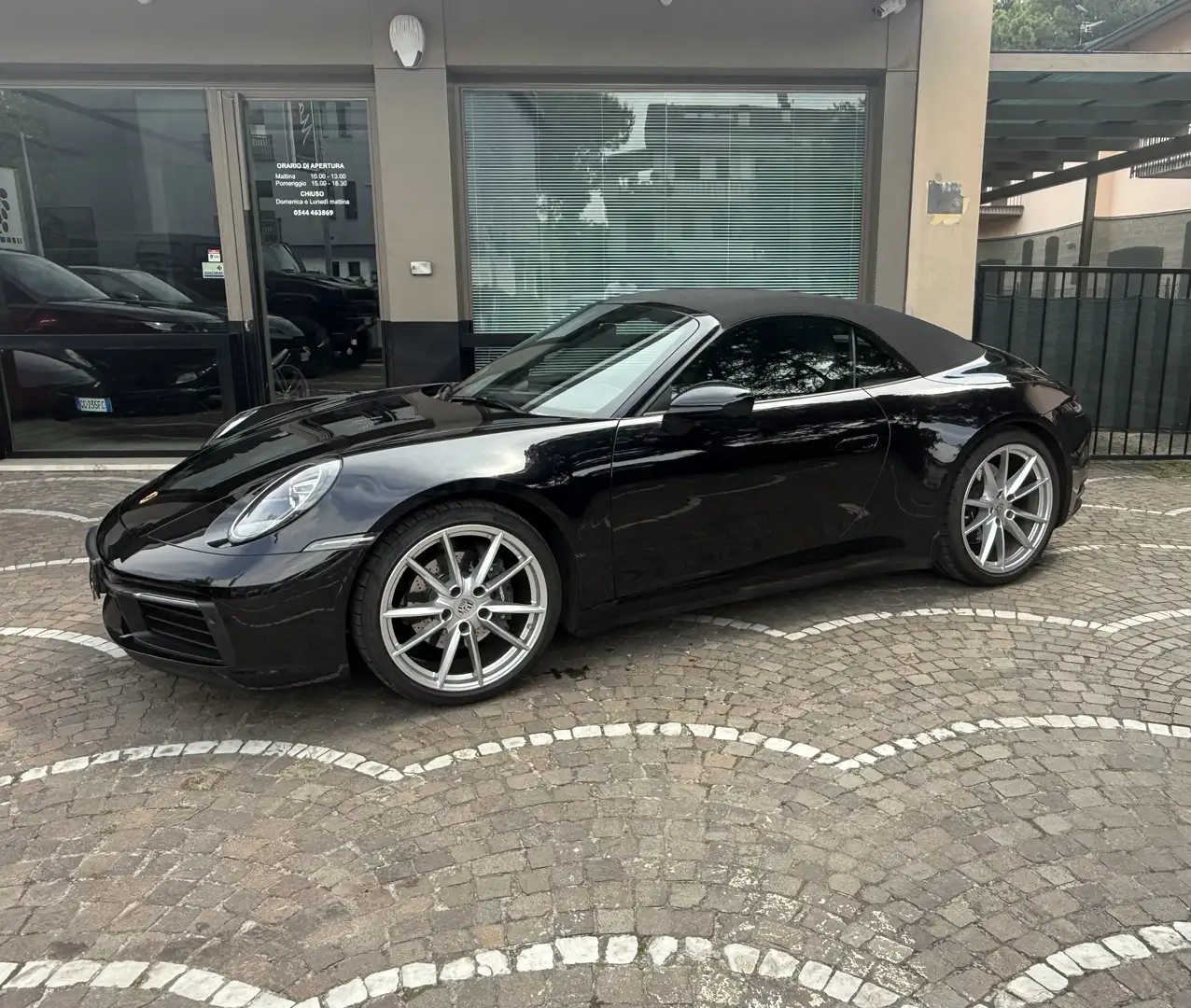 Porsche 992 Cabrio 3.0 Carrera - full optional - Noir - 2