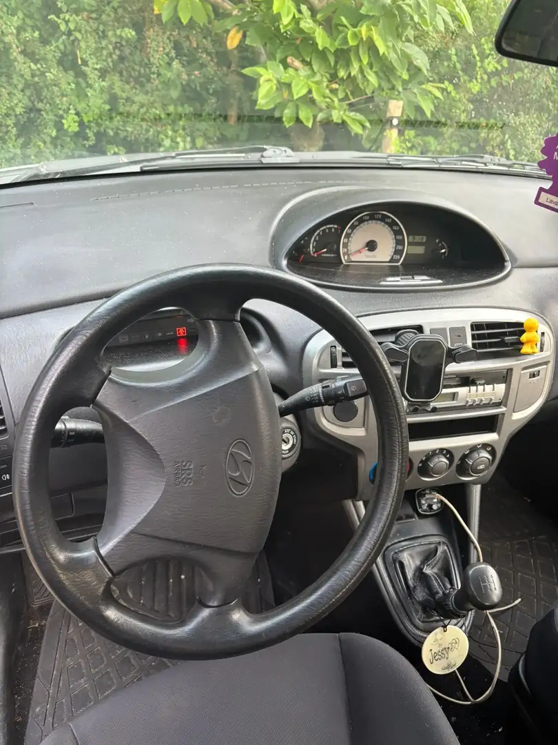 Hyundai Matrix 1.6 Sky - 2