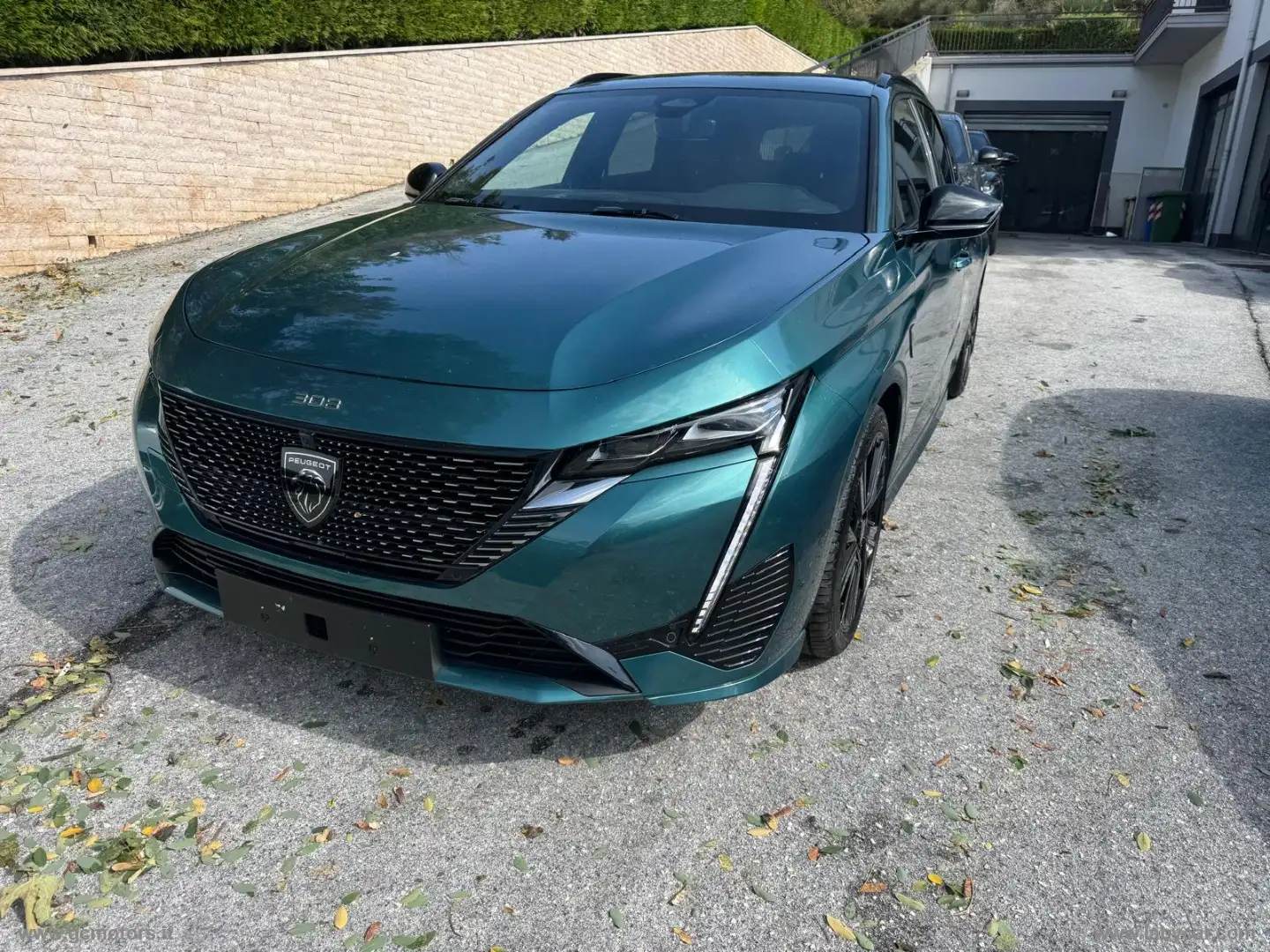 Peugeot 308 PureTech Turbo 130 S&S EAT8 SW GT Blau - 1