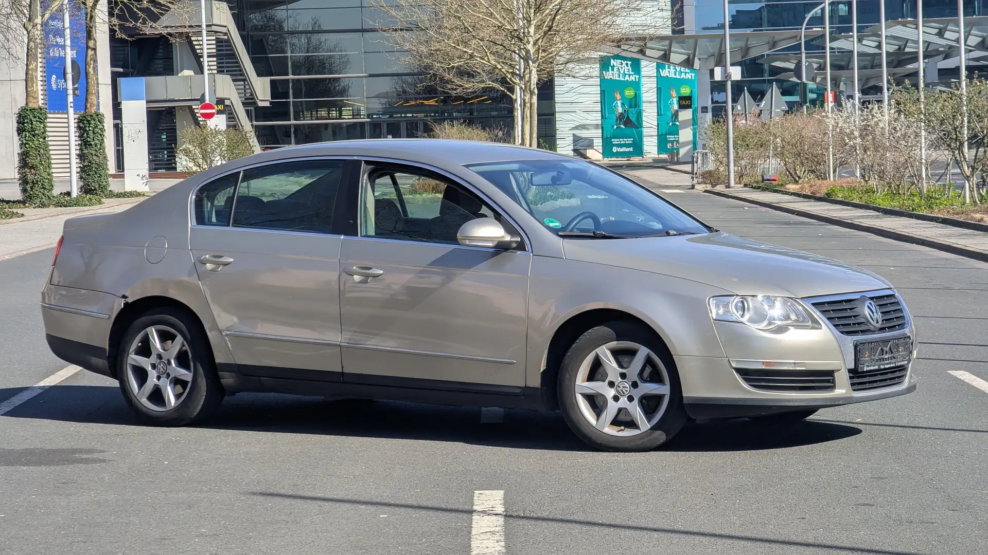 Volkswagen Passat Passat+2.0+TDI+Comfortline Beige - 1