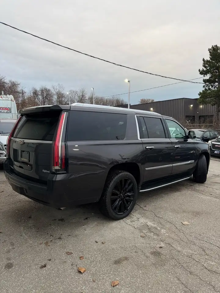 Cadillac Escalade photo Cadillac Escalade