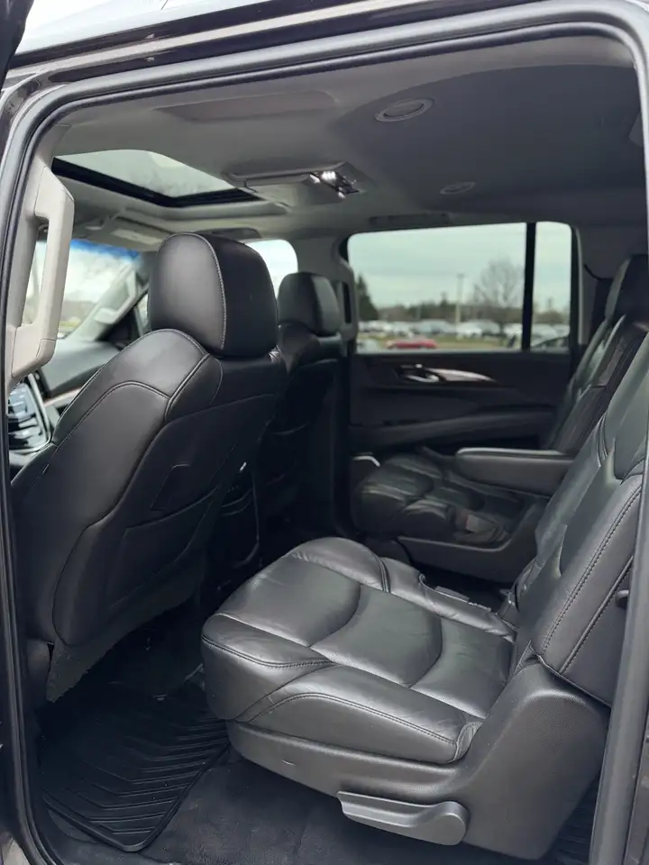 Cadillac Escalade photo Cadillac Escalade