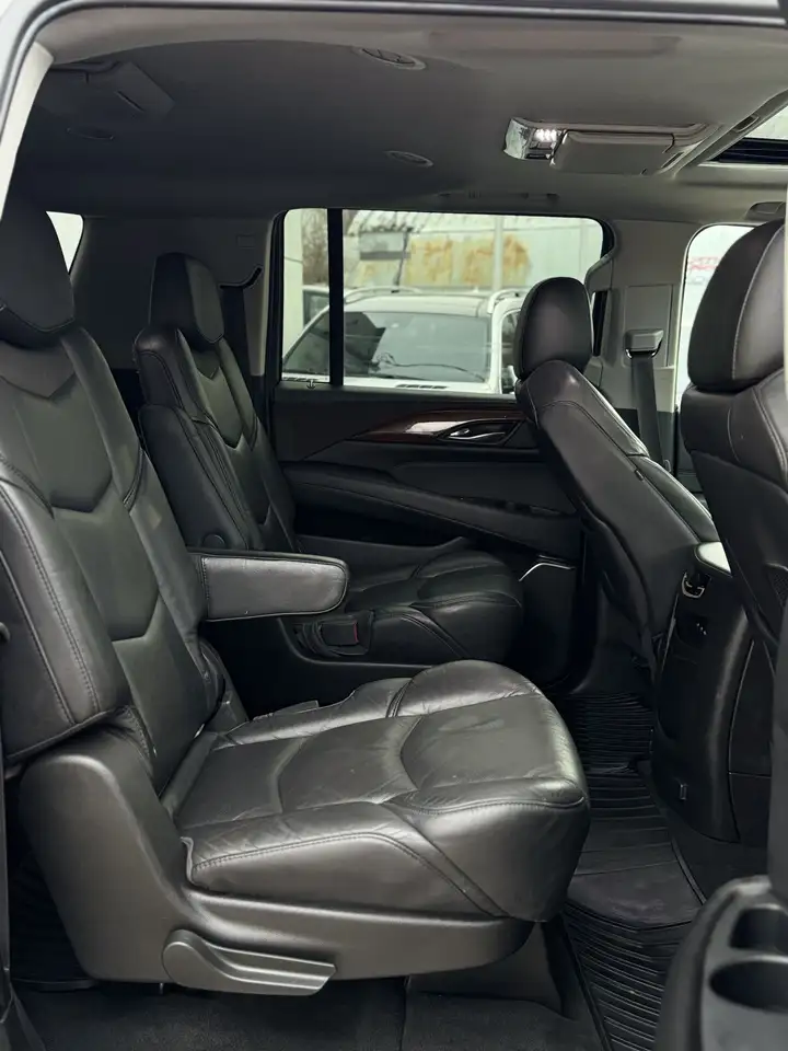 Cadillac Escalade photo Cadillac Escalade