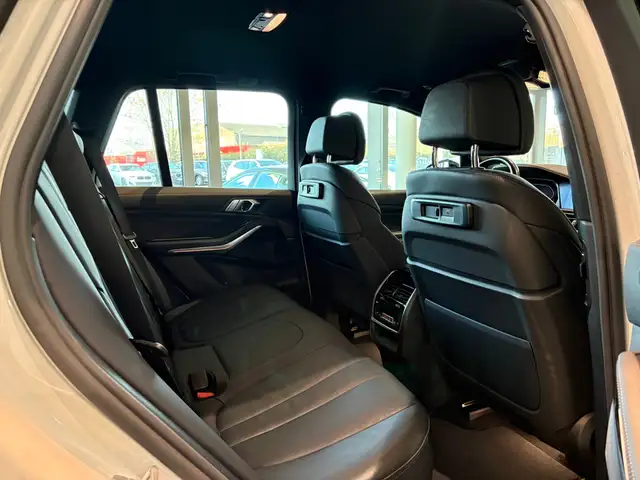BMW X5 view 28