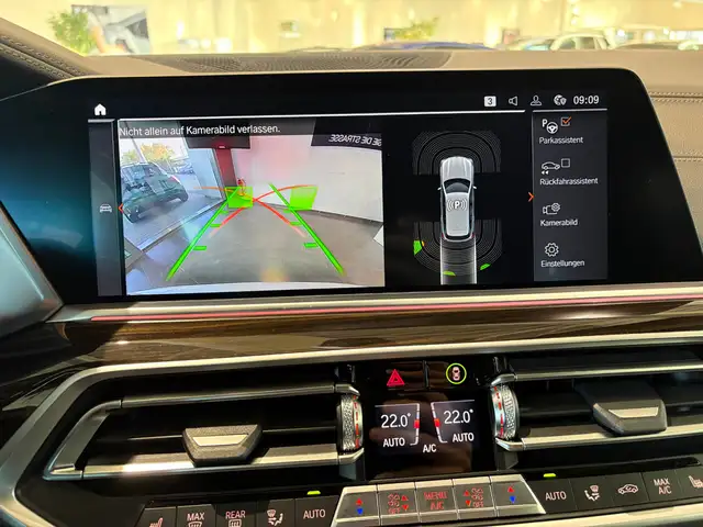 BMW X5 view 21