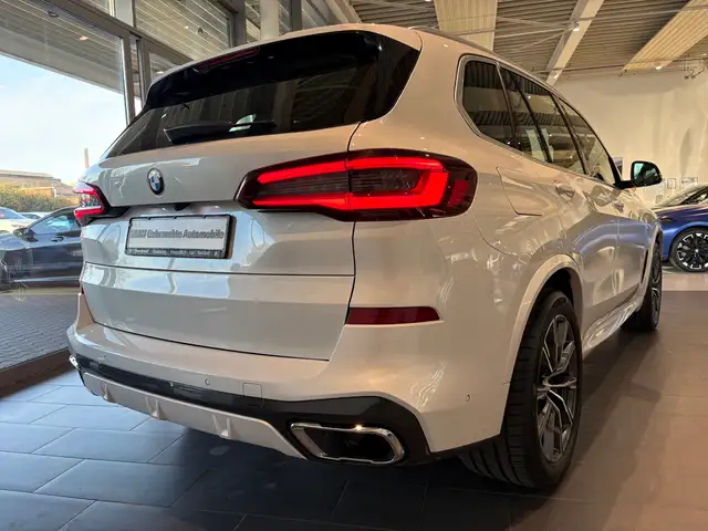 BMW X5 view 6