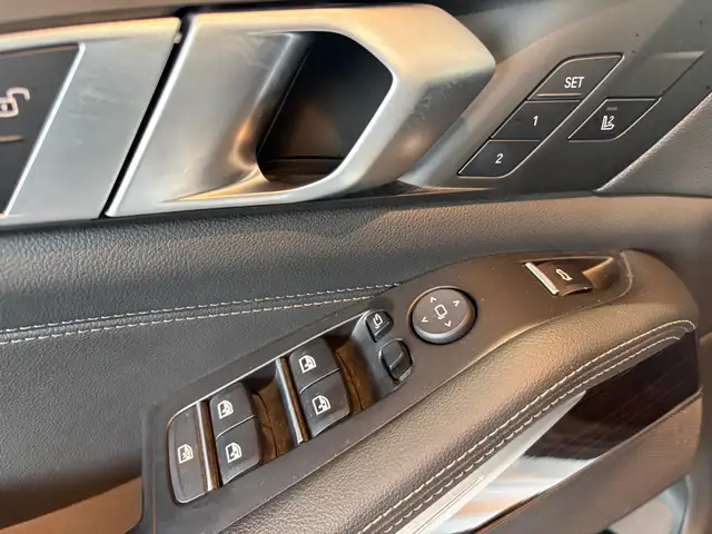 BMW X5 view 24
