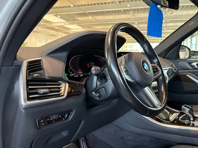 BMW X5 view 20