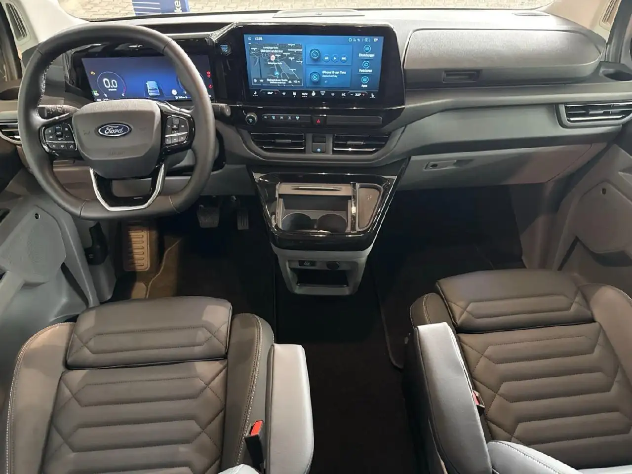 Ford Tourneo Custom 2026 — фото 9