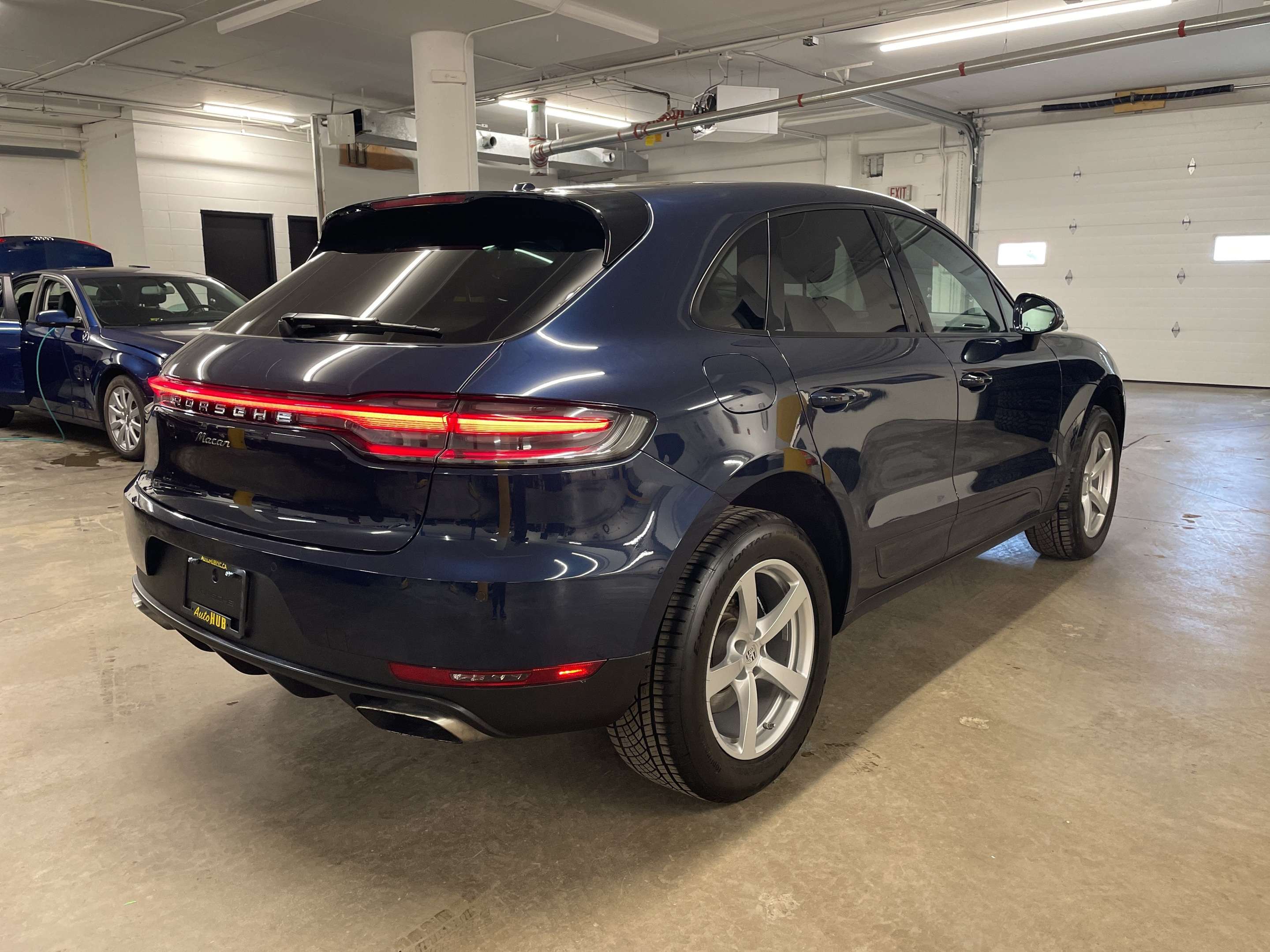 2019 Porsche Macan AWD PANO ROOF NAV LOW MILEAGE! alt 5