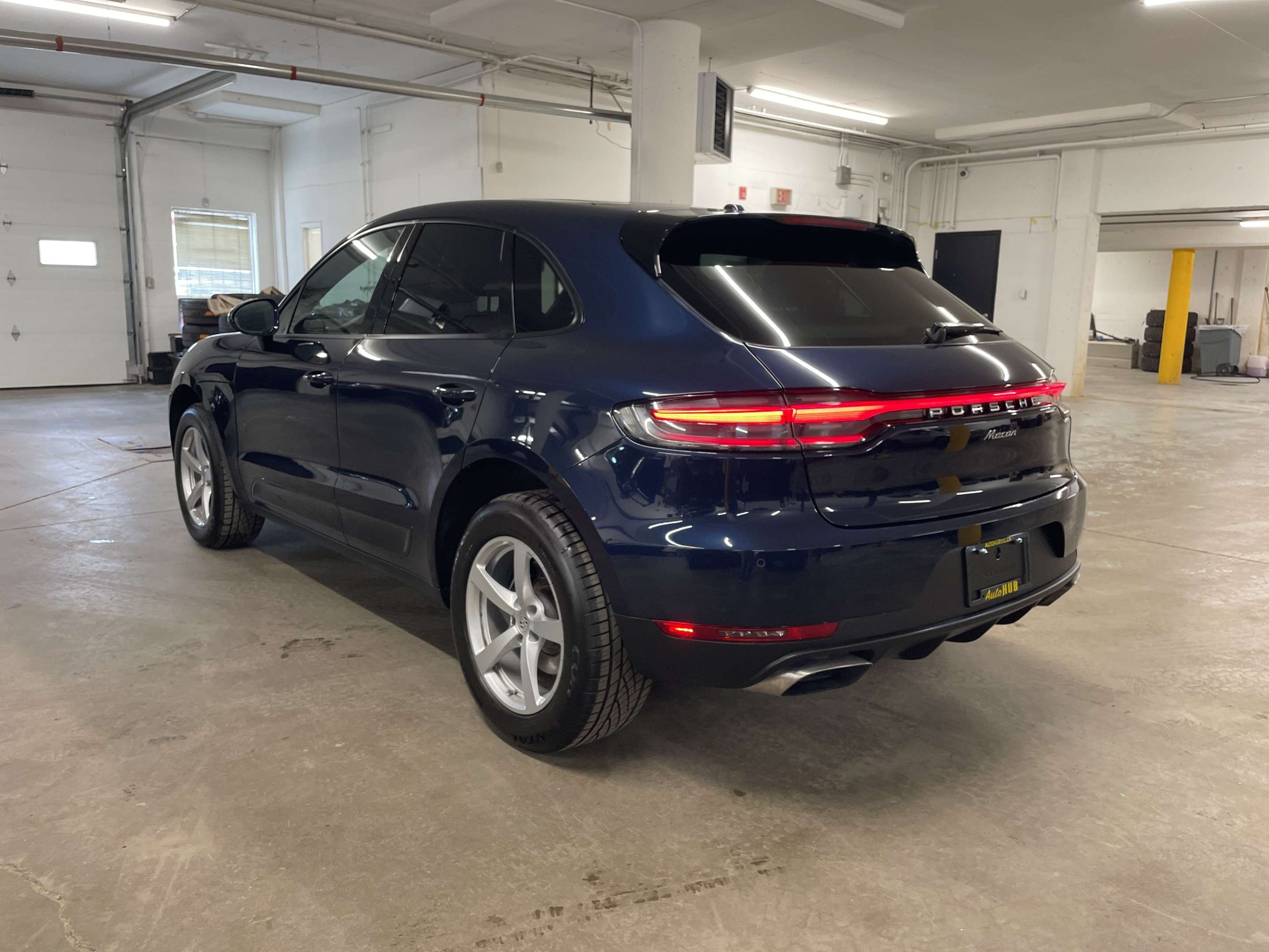 2019 Porsche Macan AWD PANO ROOF NAV LOW MILEAGE! thumb 7