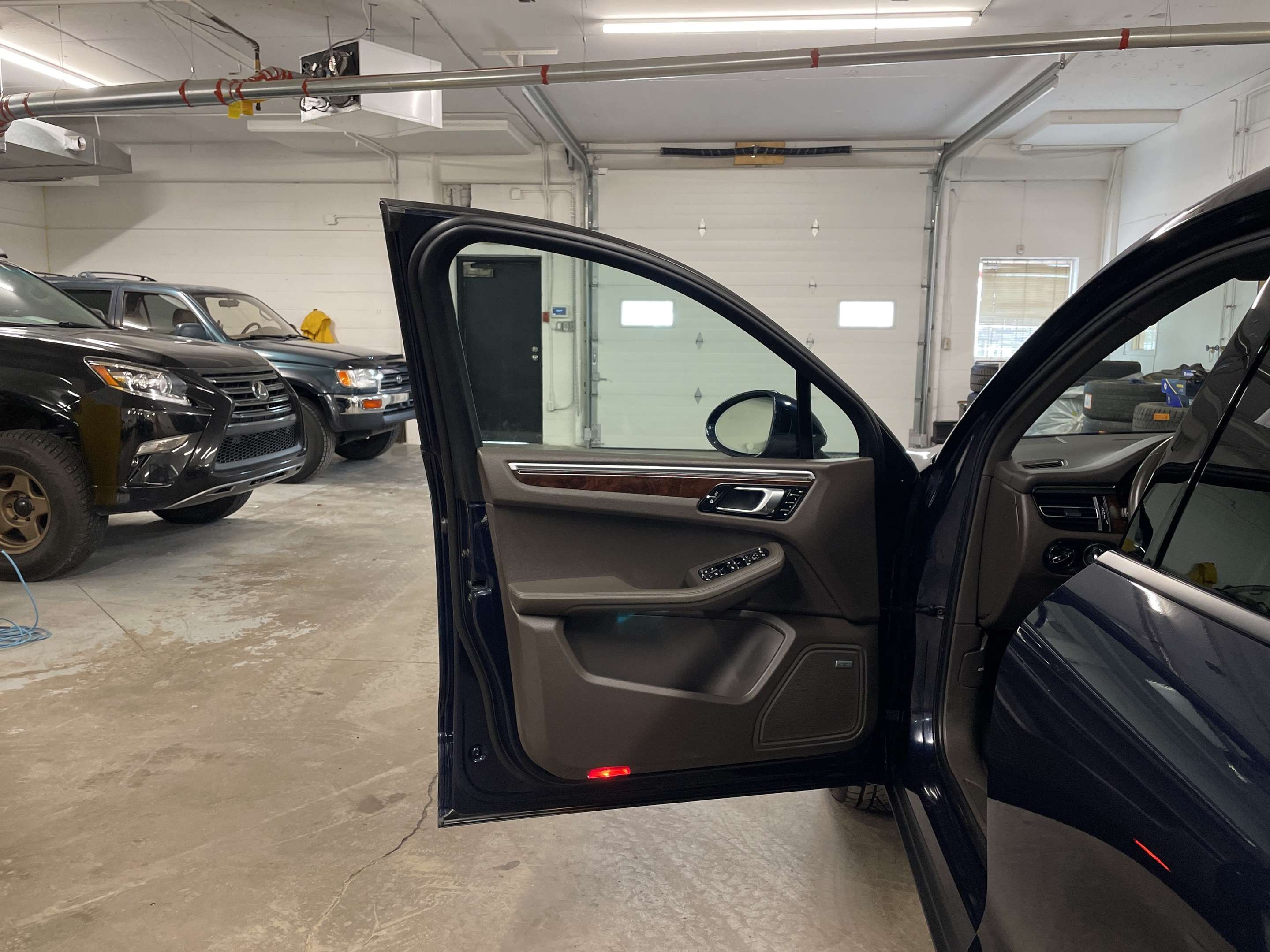 2019 Porsche Macan AWD PANO ROOF NAV LOW MILEAGE! thumb 10