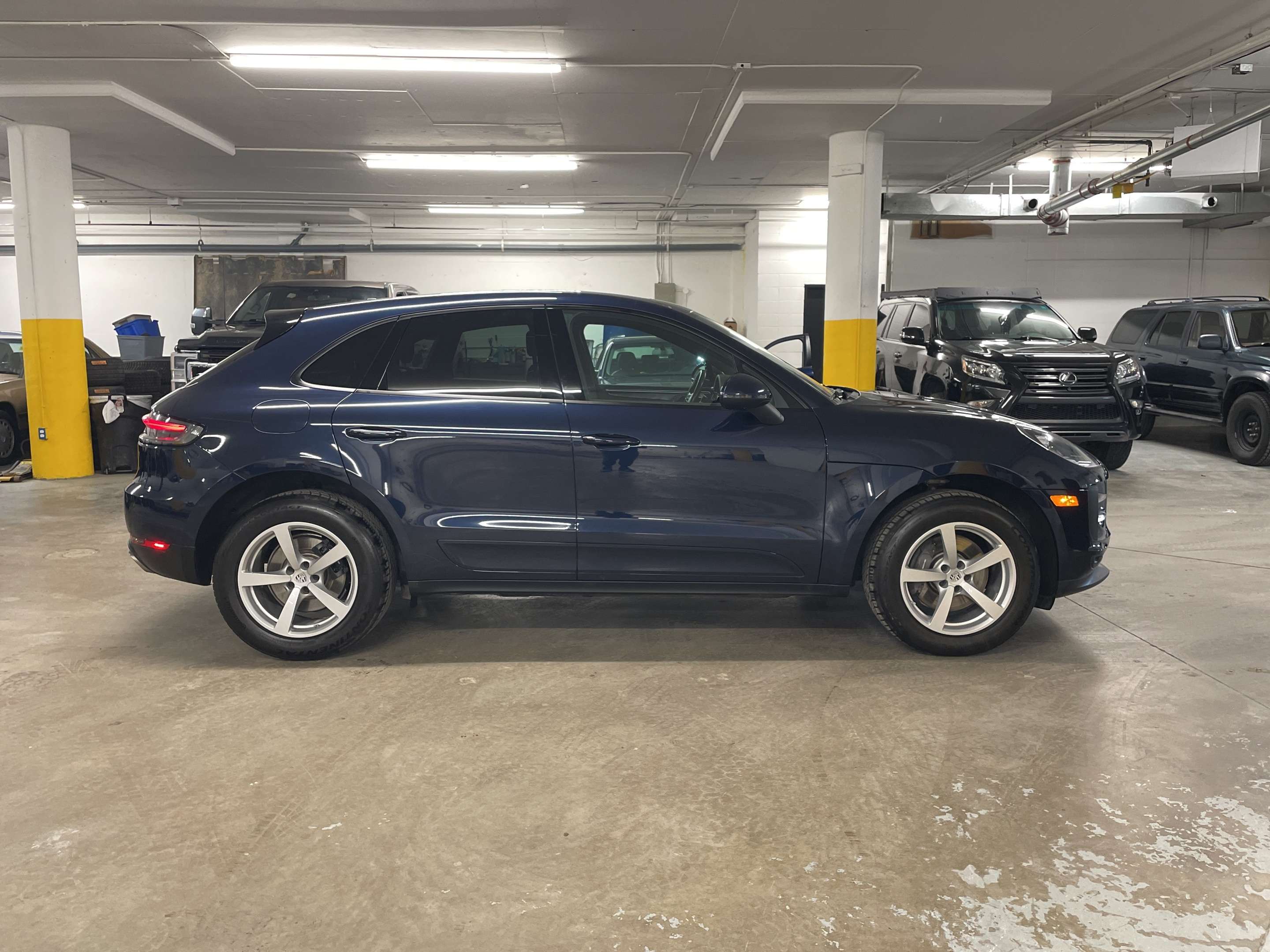 2019 Porsche Macan AWD PANO ROOF NAV LOW MILEAGE! alt 4