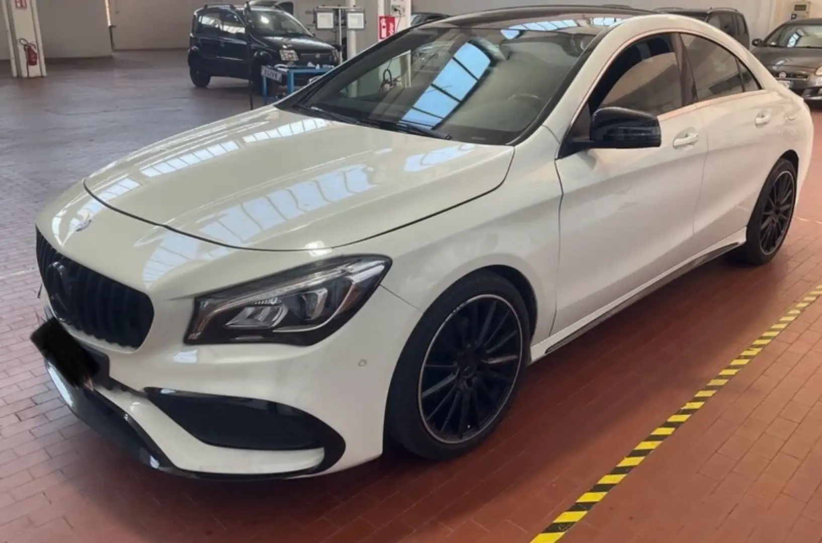 Mercedes-Benz CLA 200 CLA 200 d Automatic Premium AMG Bianco - 1
