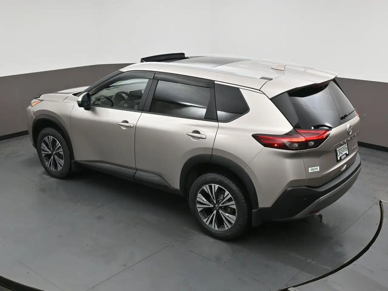 Nissan Rogue снимка Nissan Rogue