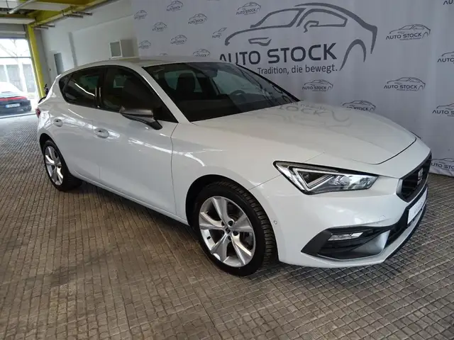 SEAT Leon FR 1.4 e-HYBRID DSG Navi LED PDC Sitzheiz.