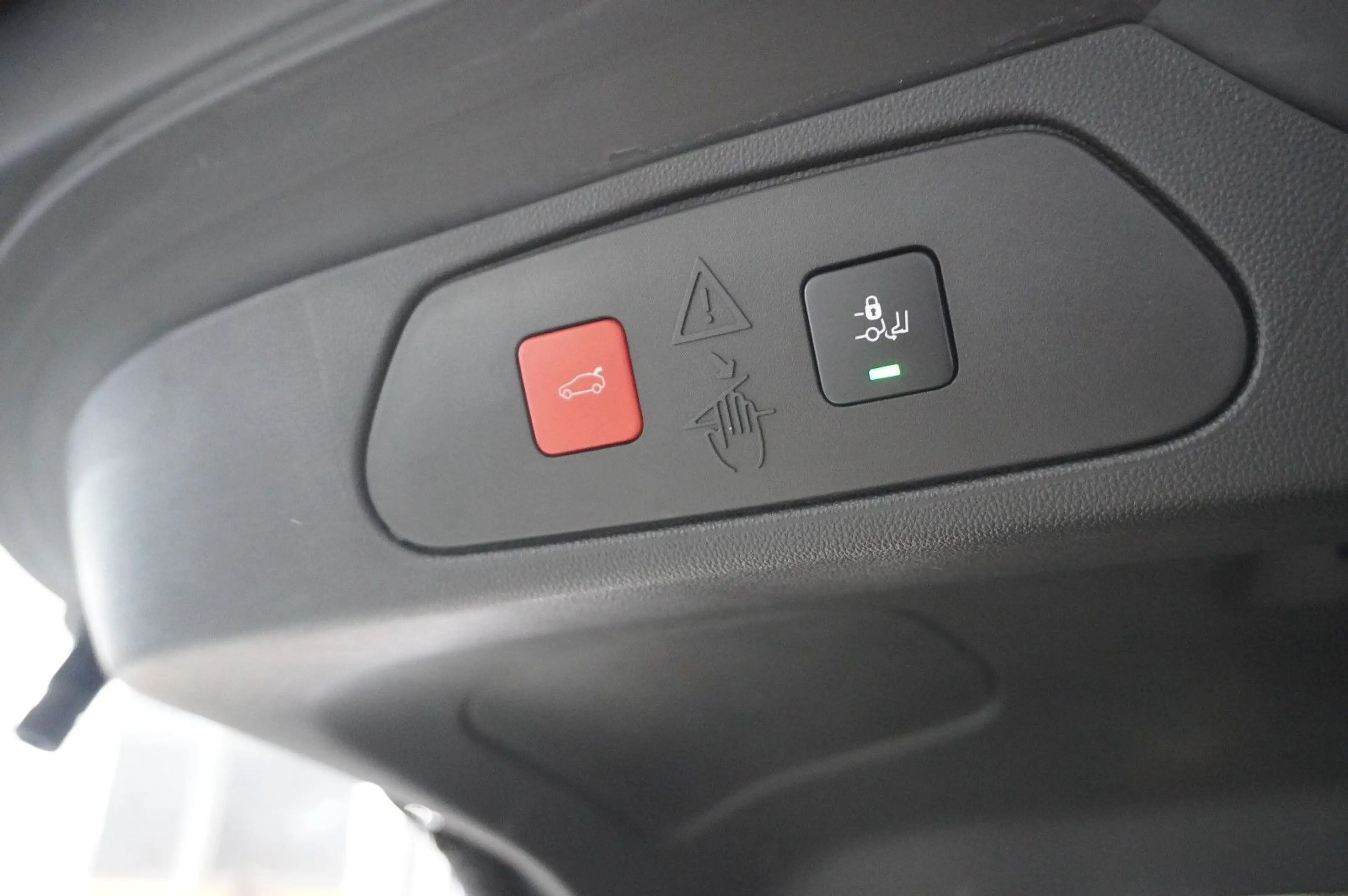 Opel Grandland X 1.6T GSe HYBRID 4X4 NAVI/LED/SPORT — photo 14