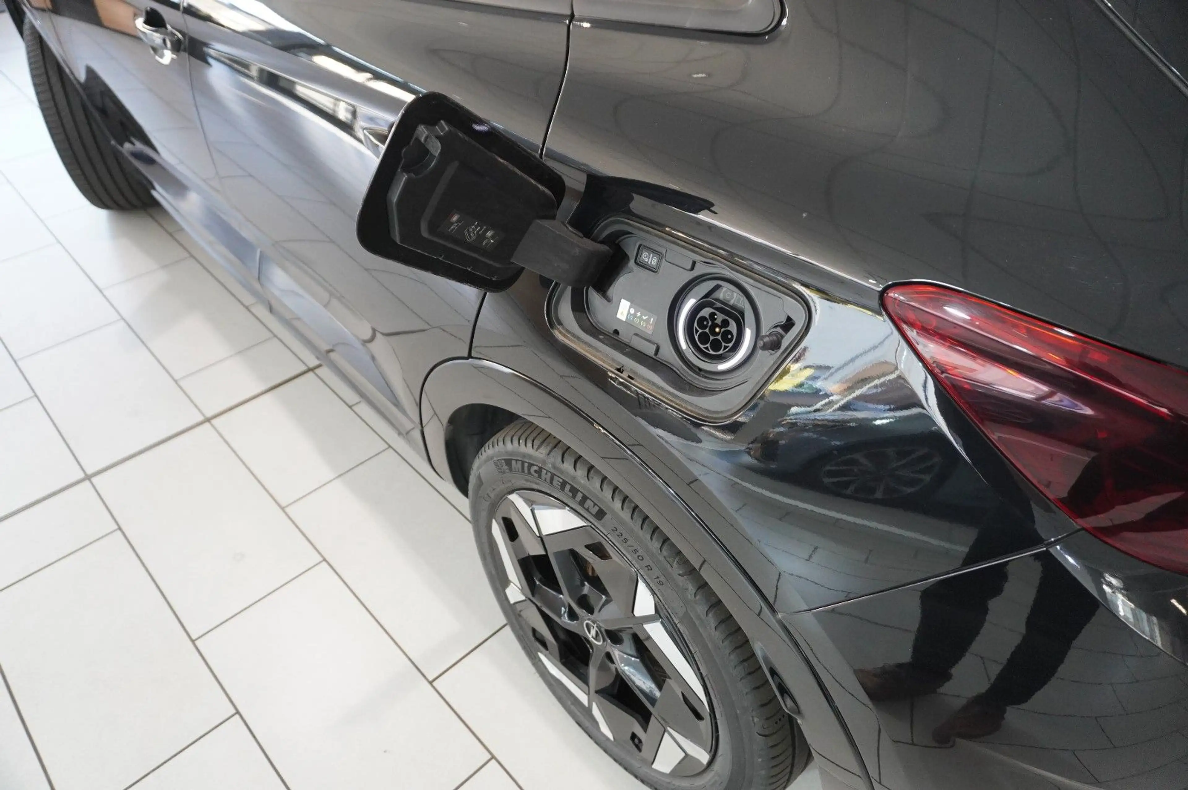 Opel Grandland X 1.6T GSe HYBRID 4X4 NAVI/LED/SPORT — photo 13