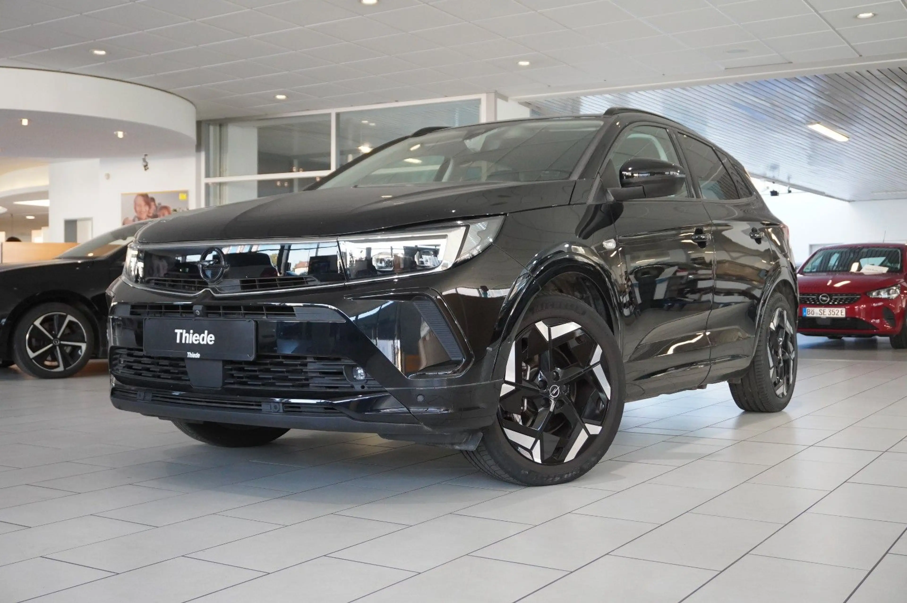 Opel Grandland X 1.6T GSe HYBRID 4X4 NAVI/LED/SPORT — photo 4
