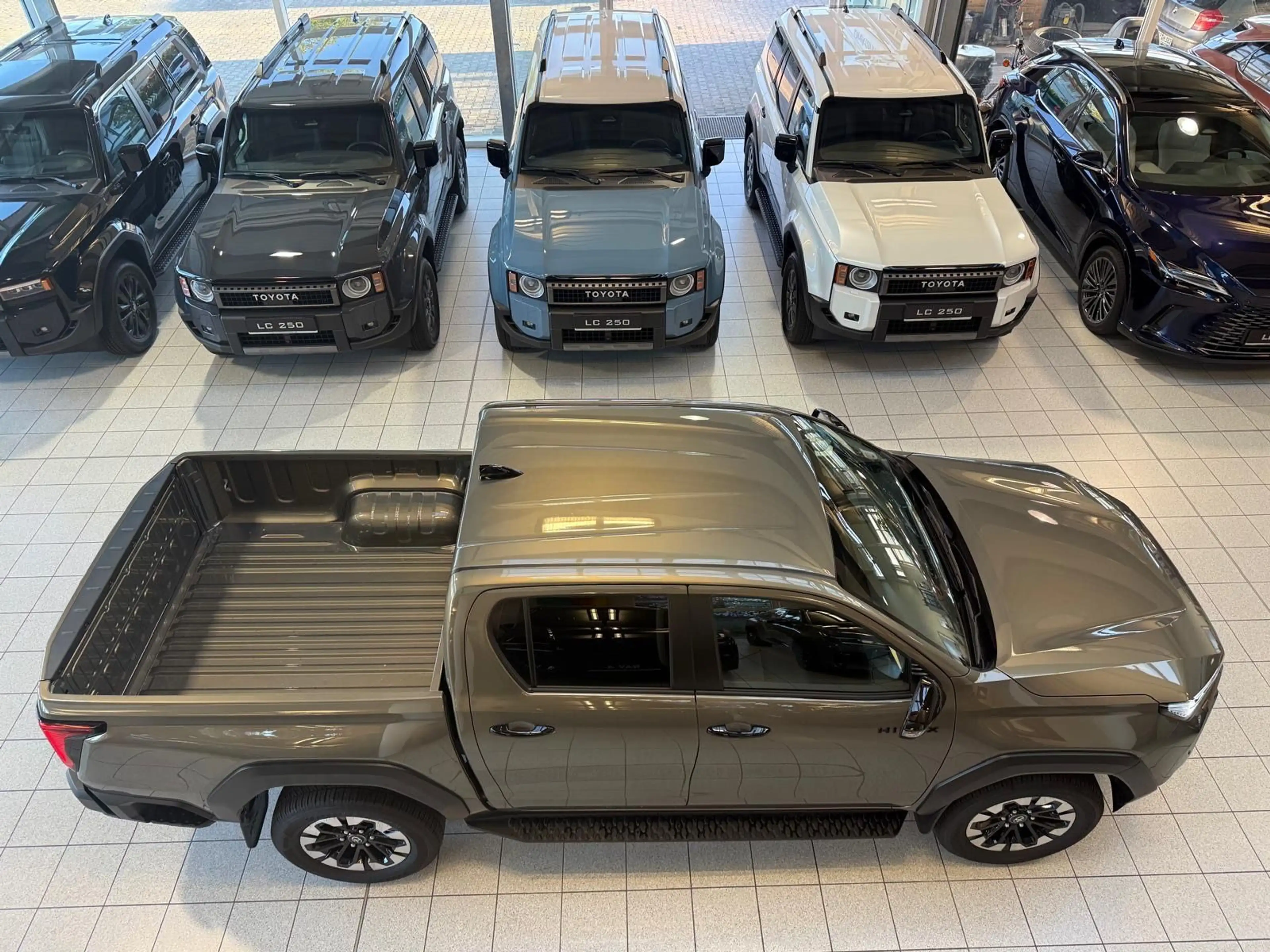 Toyota Hilux HILUX 4x4 DC-EXECUTIVE-MOD. 2027-MILD HYB — photo 9