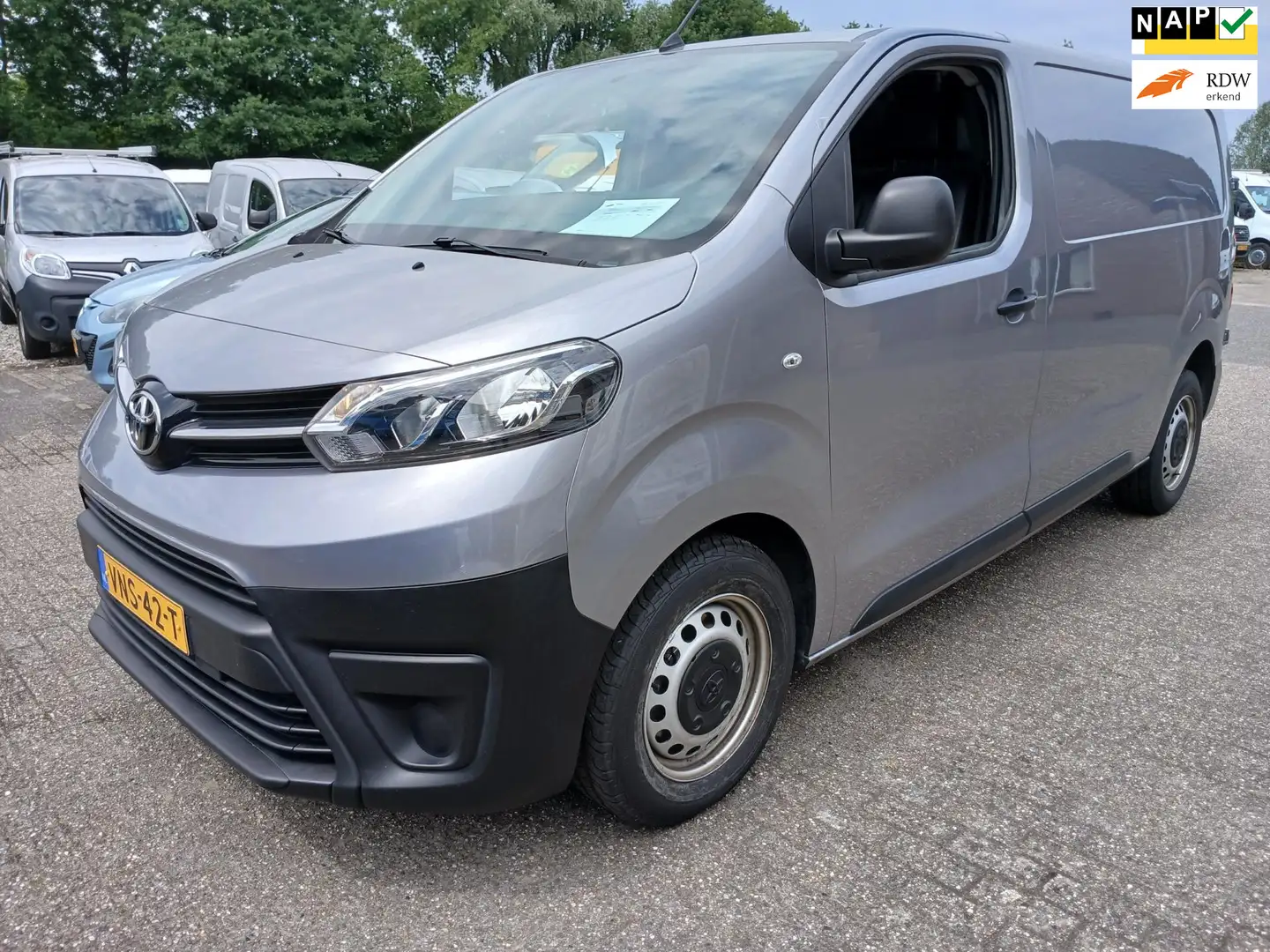 Toyota Proace Worker 2.0 D-4D Cool automaat Gris - 1