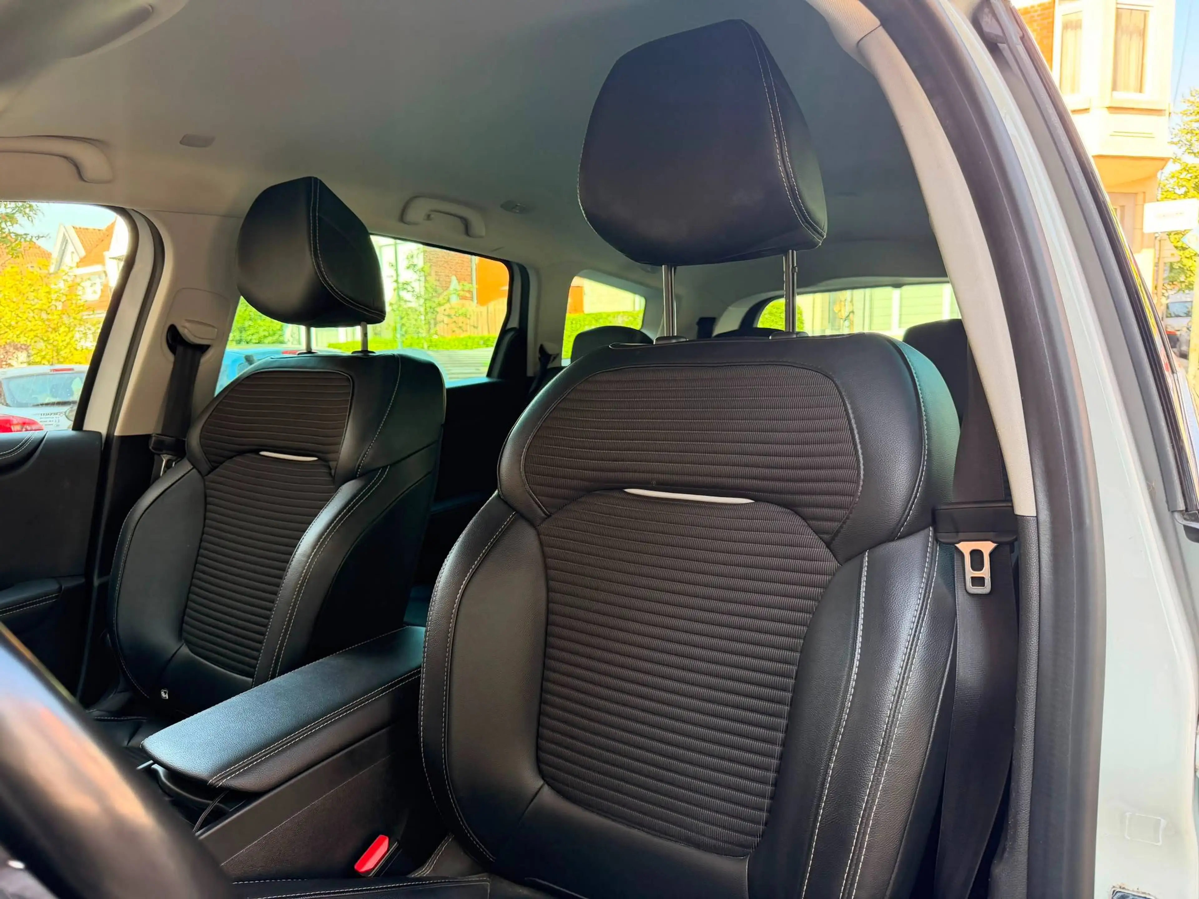 Renault Scenic 0484 49 55 12 | Renault Scenic 1.7 Blue dCi Bose Edition / 7PL / Virtual Cockpit / GAR 12 MOIS — photo 12