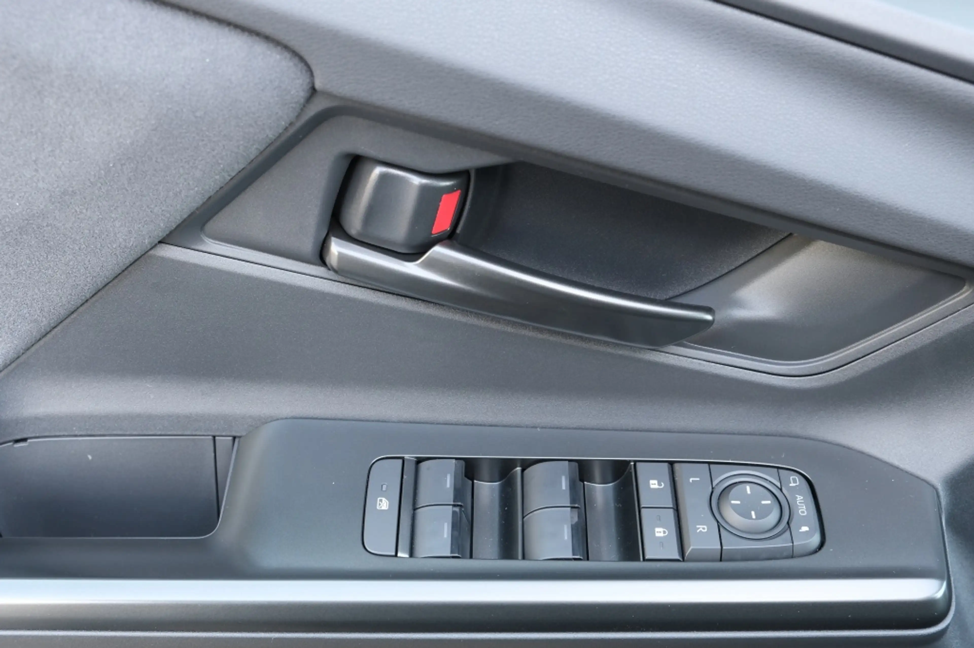 Toyota C-HR+ First Edition 77 kWh | Warmtepomp | Apple Carplay — photo 14