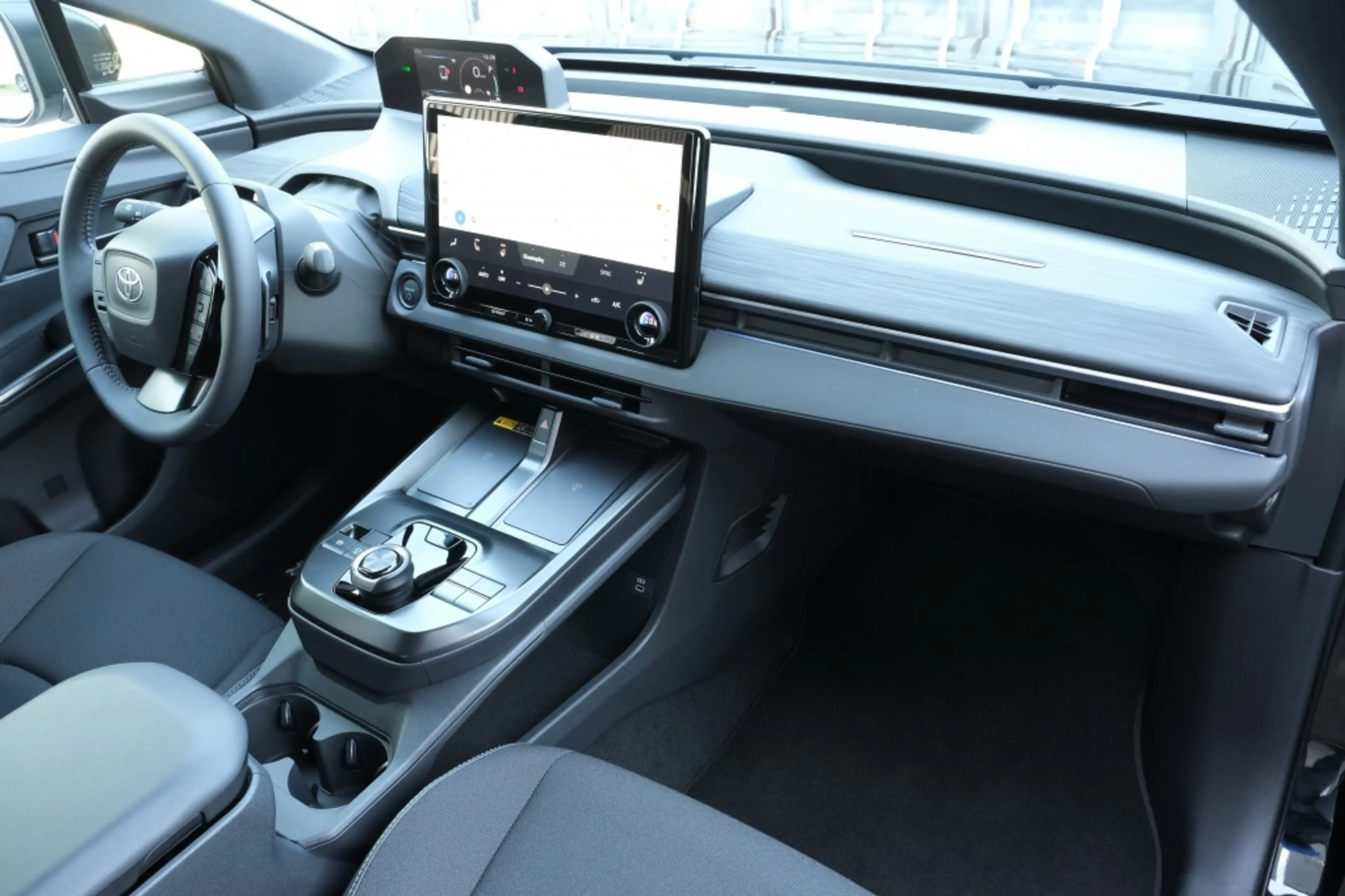 Toyota C-HR+ First Edition 77 kWh | Warmtepomp | Apple Carplay — photo 11