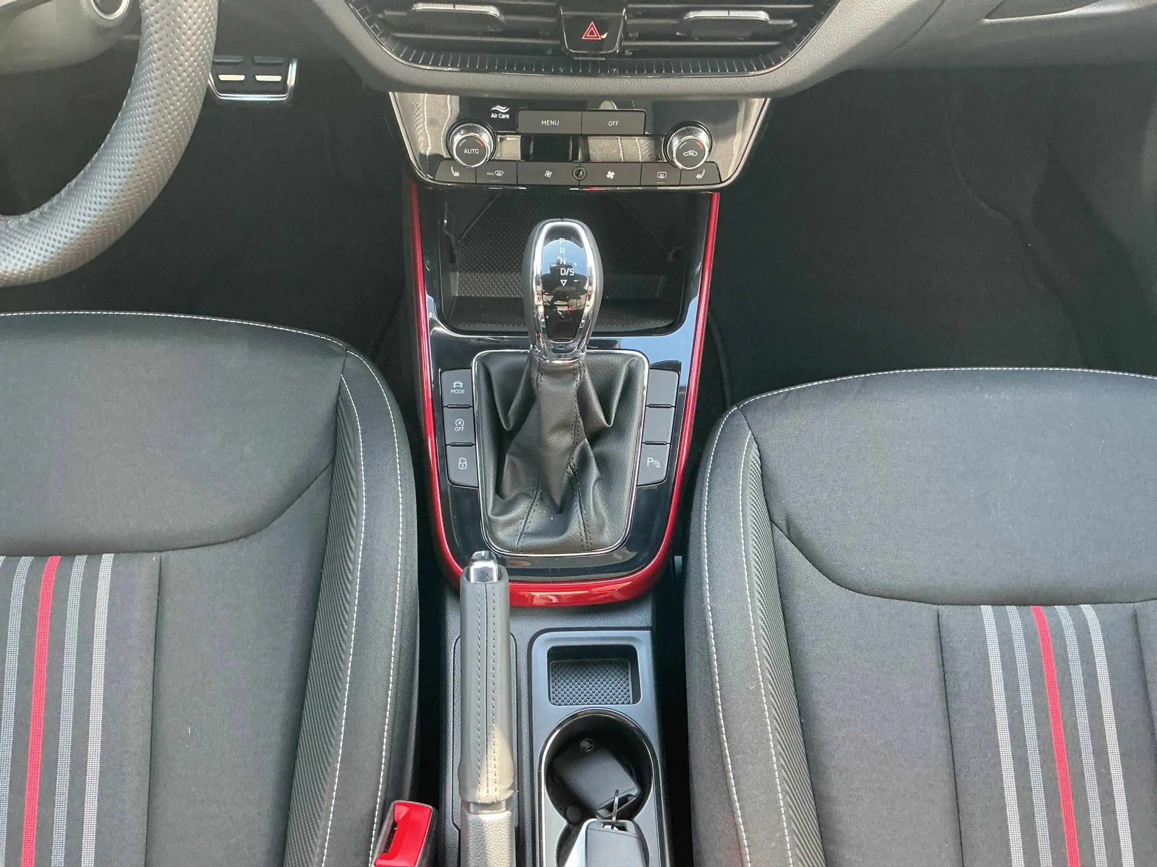 Skoda Fabia 1.0TSI Monte Carlo DSG — photo 12