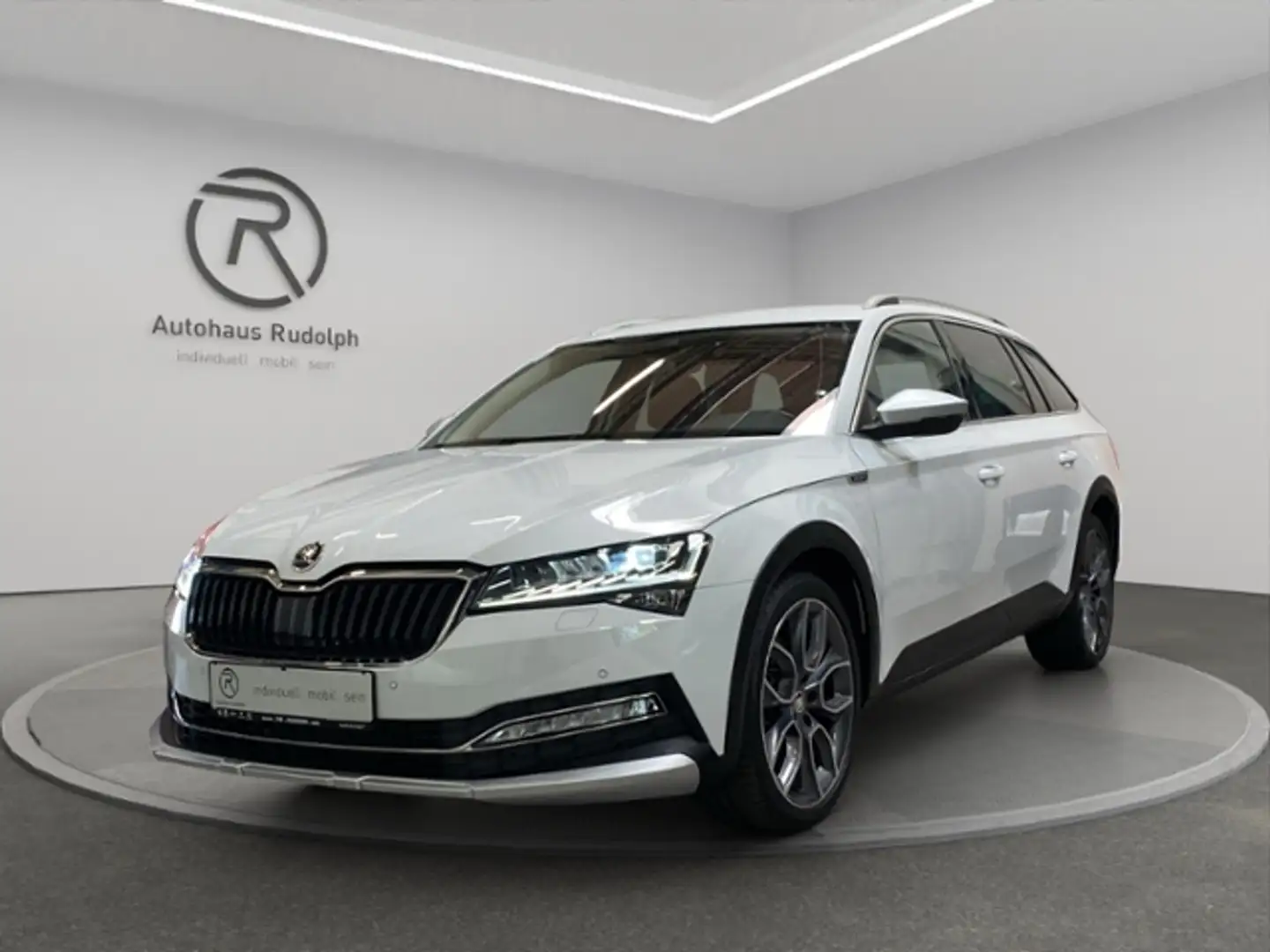 Skoda Superb Combi 2.0 TDI 4x4 DSG Scout / Navi Wit - 2