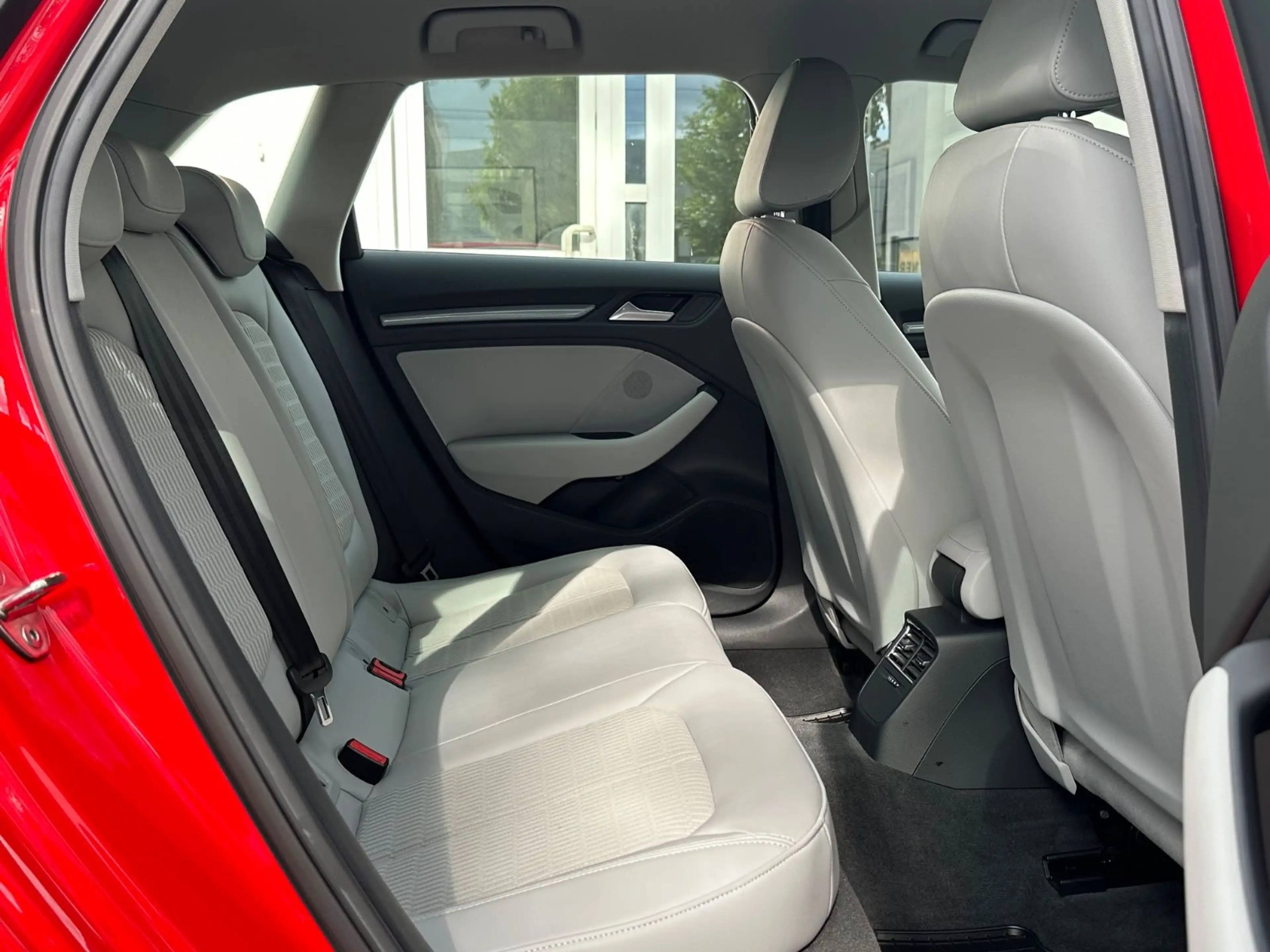 Audi A3 Sportback ambiente Leder/ Navi/ Sitzheizung — photo 9
